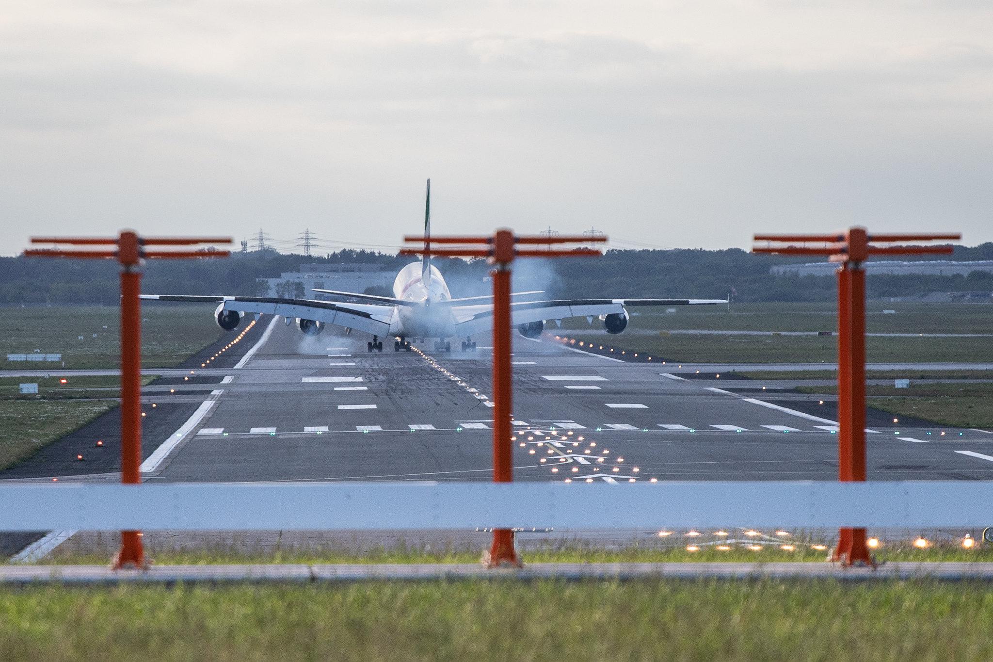 Hamburg Airport: Emirates (EK / UAE) |  Airbus A380-861 A388 | A6-EDZ | MSN 107