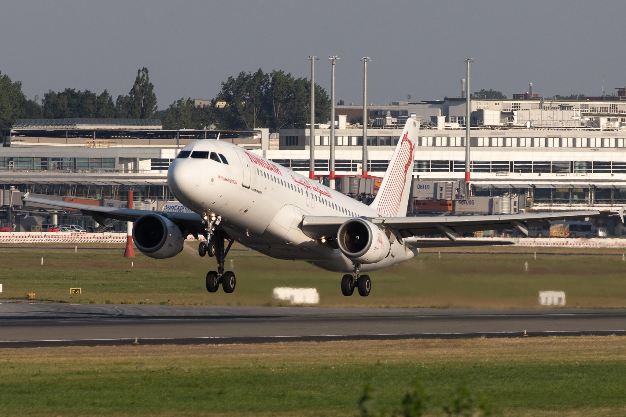 Hamburg Airport: Tunisair (TU / TAR) | Airbus A320-211 A320 | TS-IMN | MSN 1187