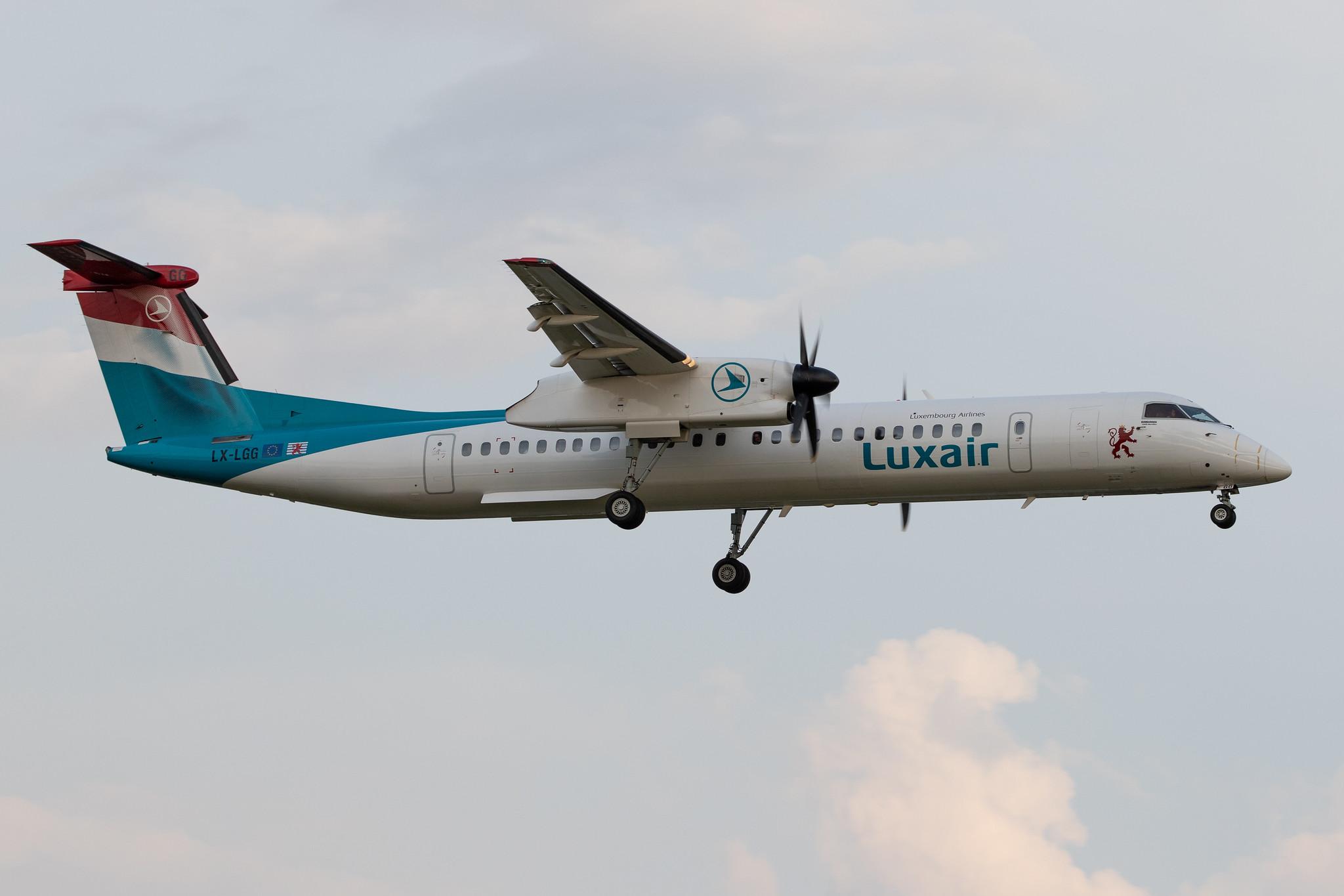 Hamburg Airport: Luxair (LG / LGL) | De Havilland Canada Dash 8-400 DH8D | LX-LGG | MSN 4418