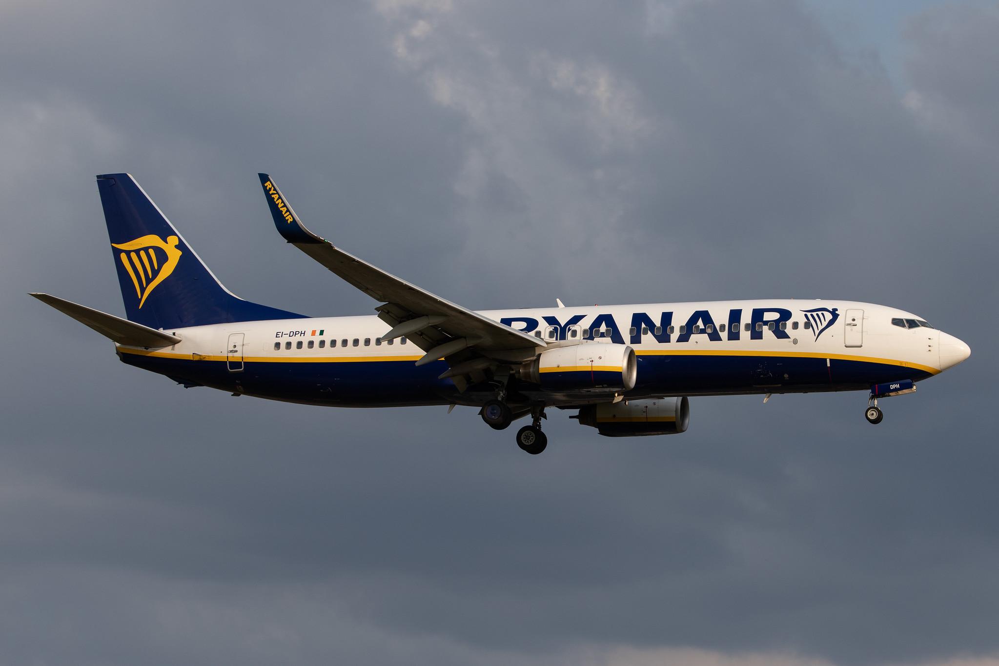 Hamburg Airport: Ryanair (FR / RYR) | Boeing 737-8AS B738 | EI-DPH | MSN 33624