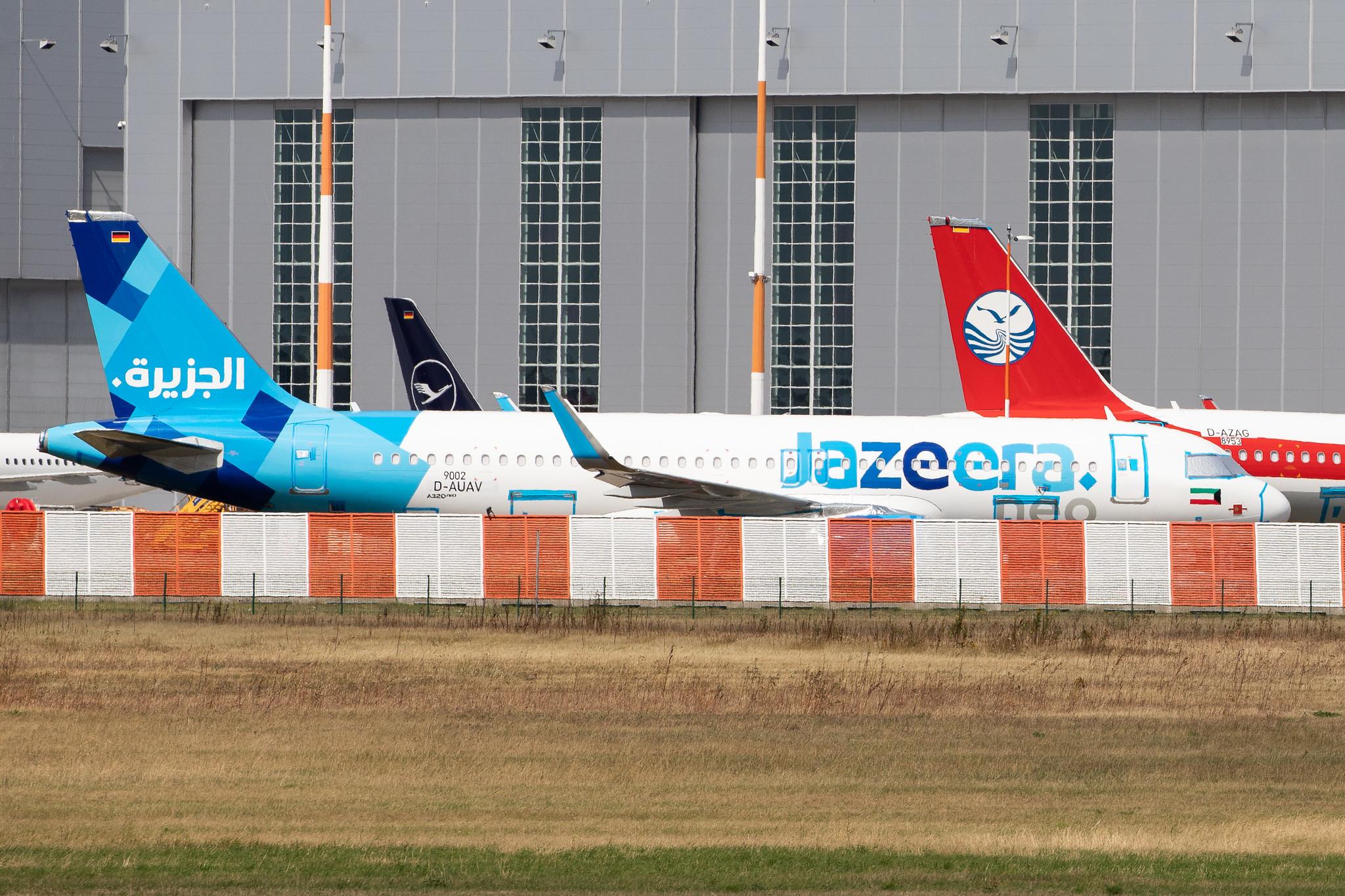 Flugplatz Hamburg-Finkenwerder: Airbus (/ AIB) |  Airbus A320-251N A20N | D-AUAV | MSN 9002 (Jazeera Airways,  9K-CAR)