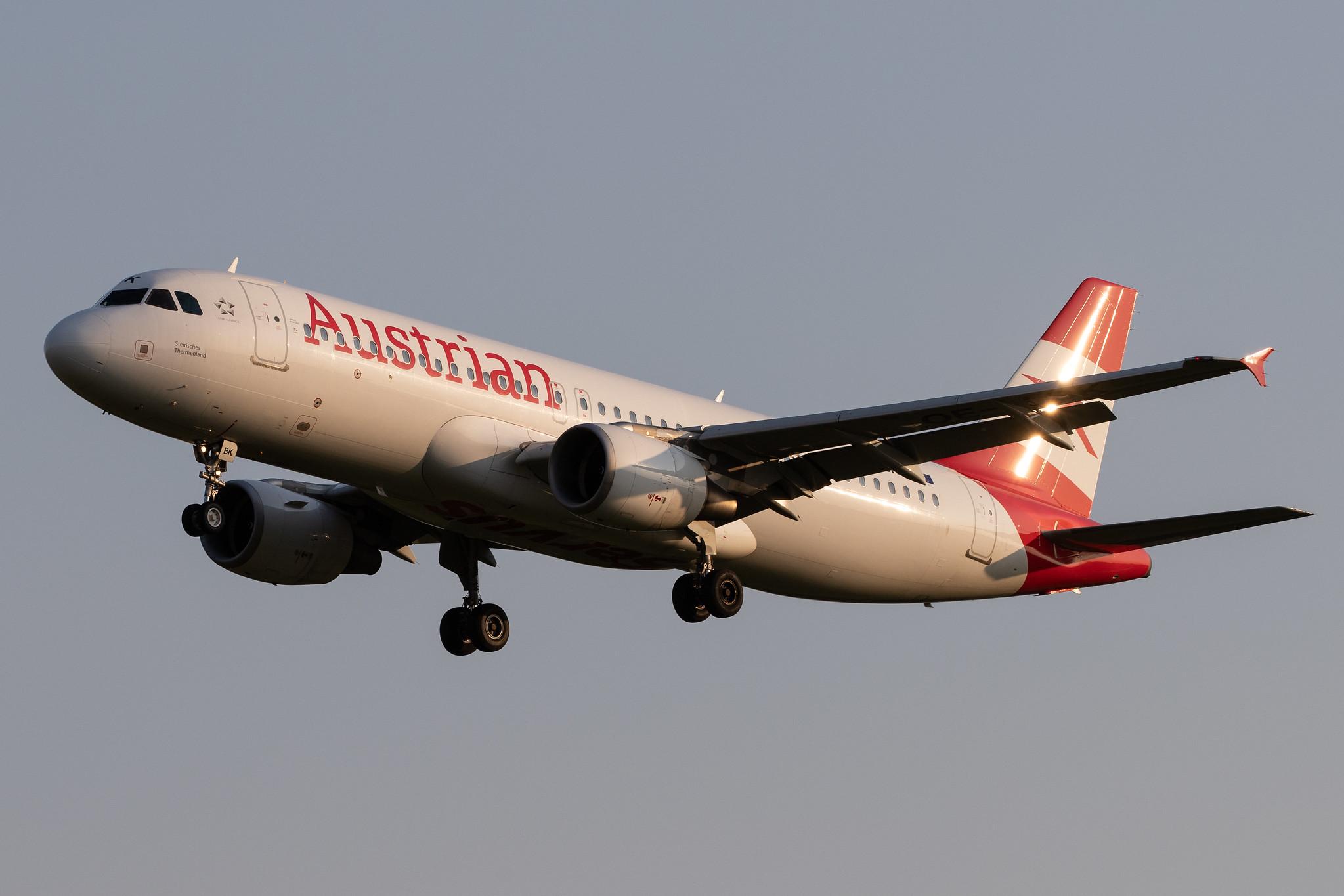 Hamburg Airport: Austrian Airlines (OS / AUA) |  Airbus A320-214 A320 | OE-LBK | MSN 1931