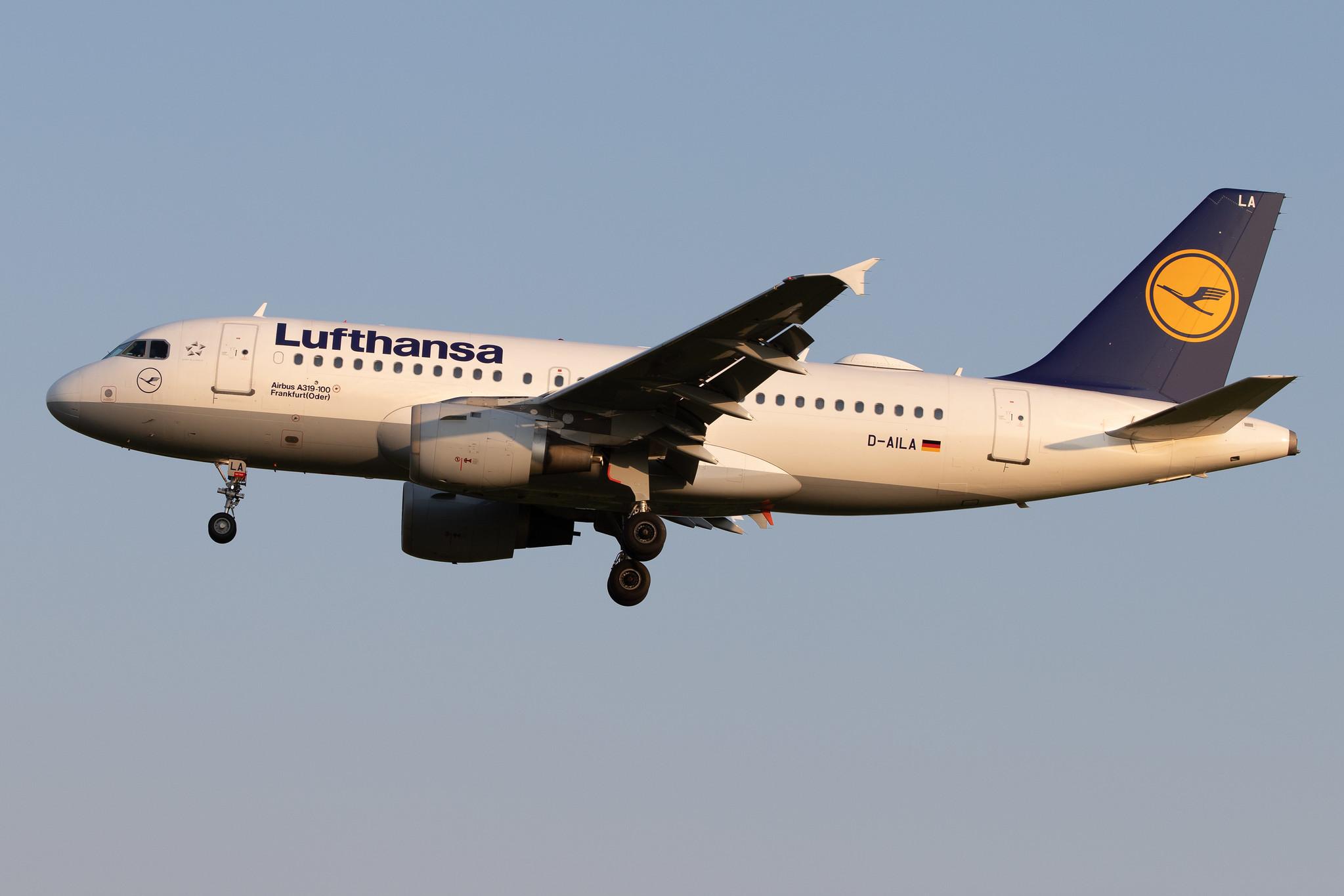 Hamburg Airport: Lufthansa (LH / DLH) |  Airbus A319-114 A319 | D-AILA | MSN 0609