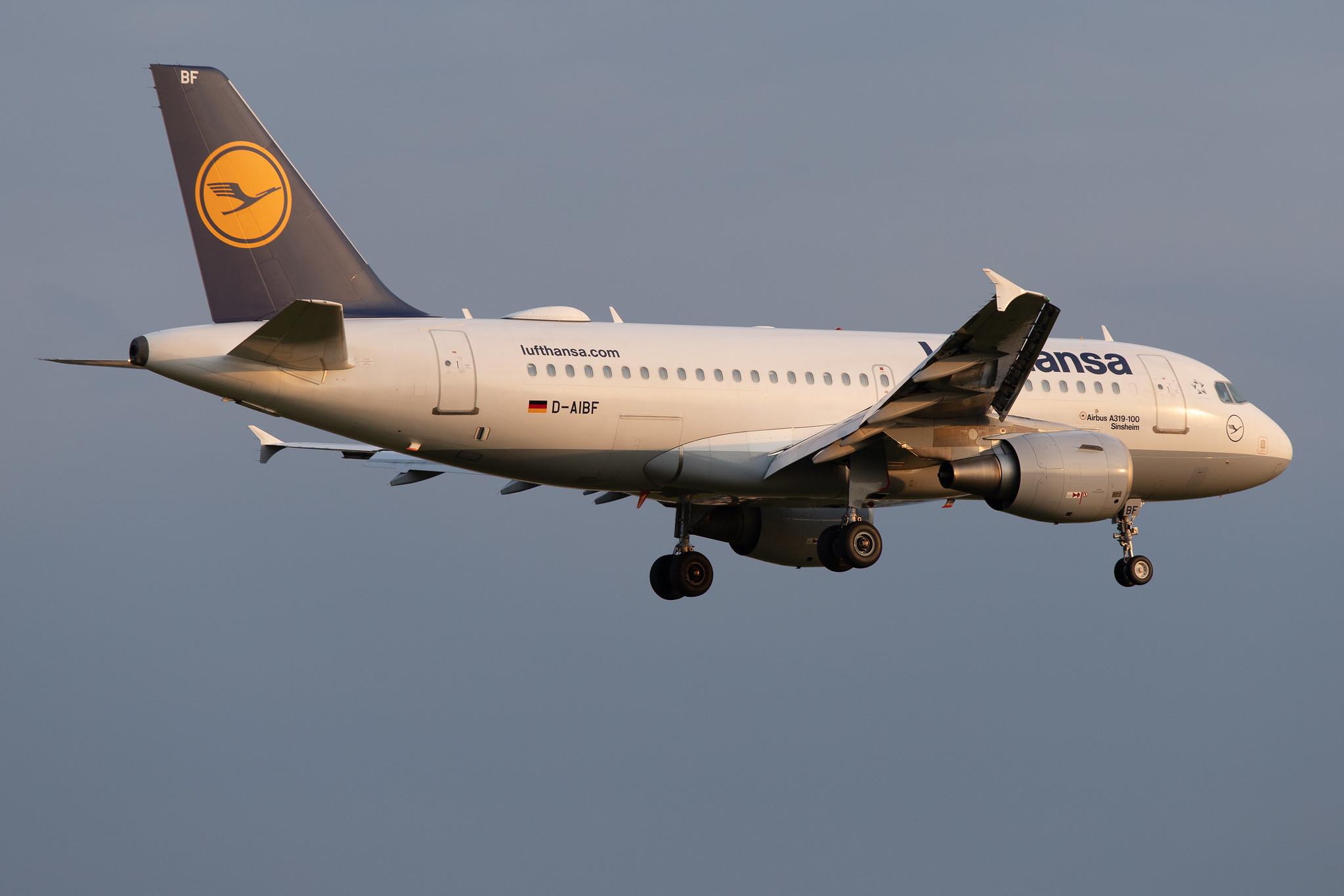 Hamburg Airport: Lufthansa (LH / DLH) |  Airbus A319-112 A319 | D-AIBF | MSN 4796