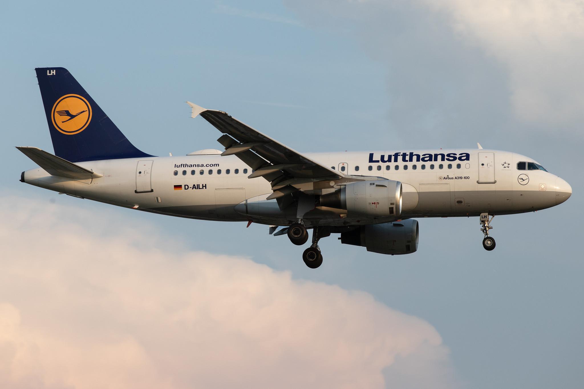 Hamburg Airport: Lufthansa (LH / DLH) |  Airbus A319-114 A319 | D-AILH | MSN 0641