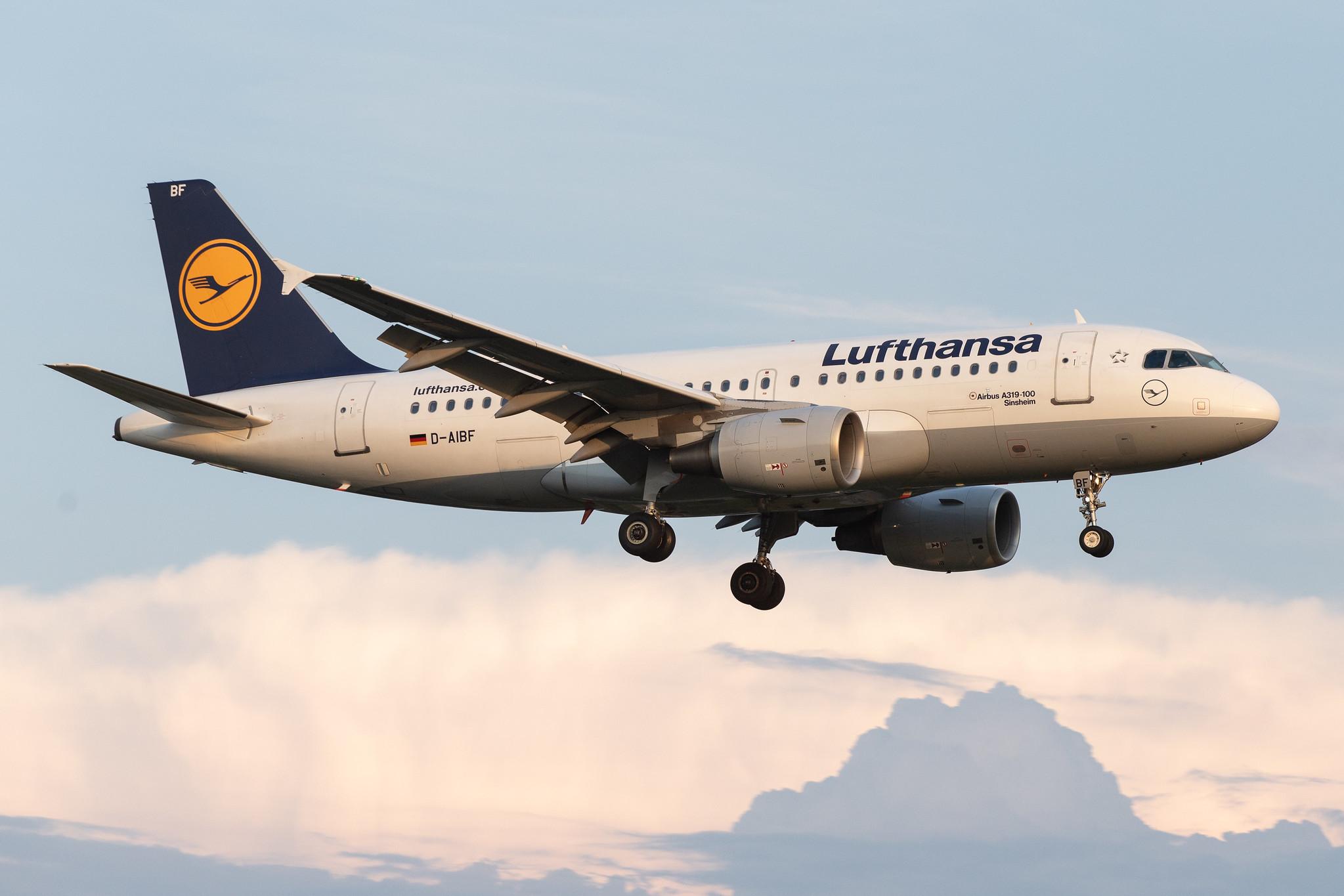 Hamburg Airport: Lufthansa (LH / DLH) |  Airbus A319-112 A319 | D-AIBF | MSN 4796