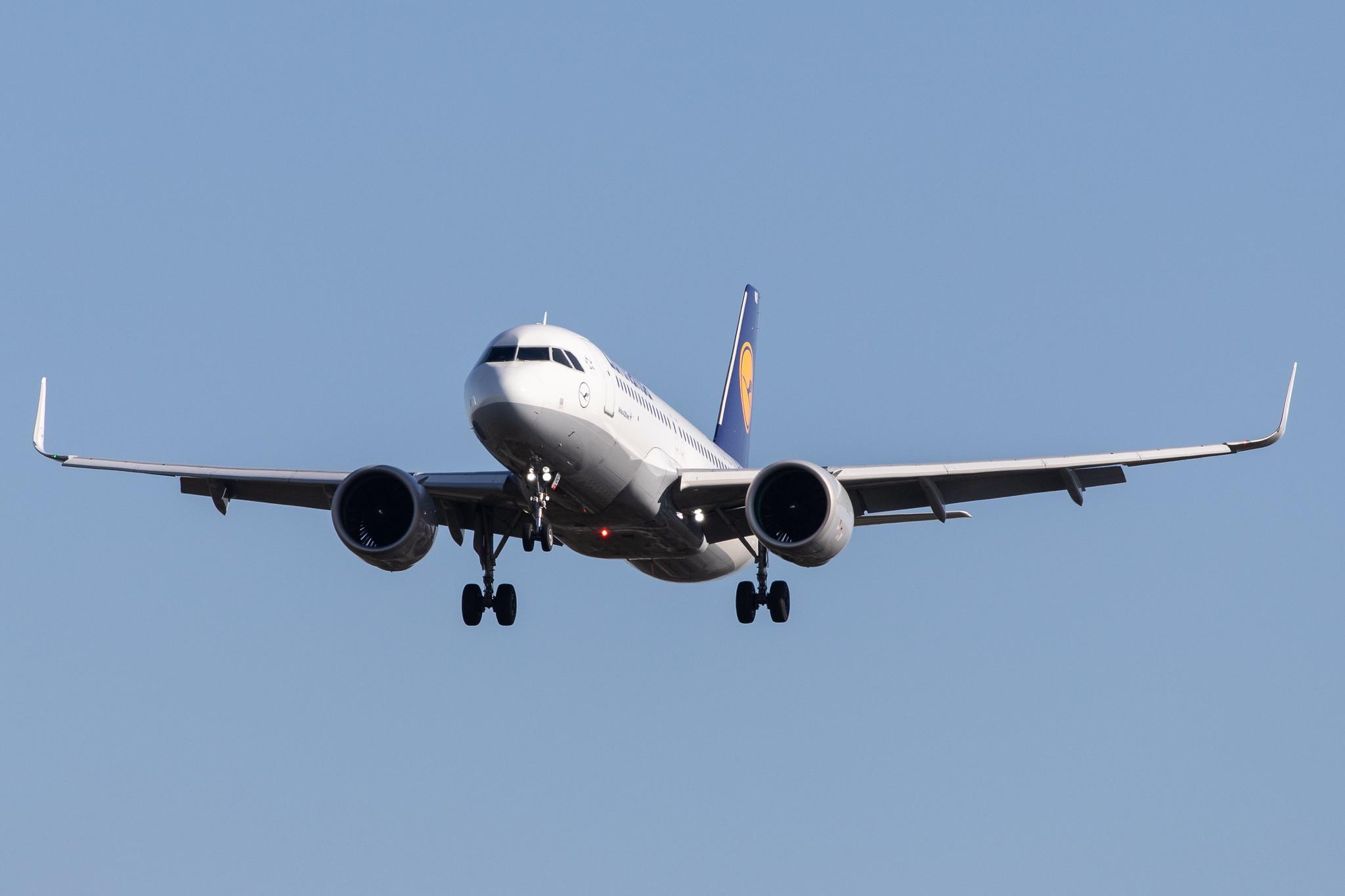 Frankfurt Airport: Lufthansa (LH / DLH) | Livery: First to fly A320neo Sticker | Airbus A320-271N A20N | D-AINB | MSN 6864