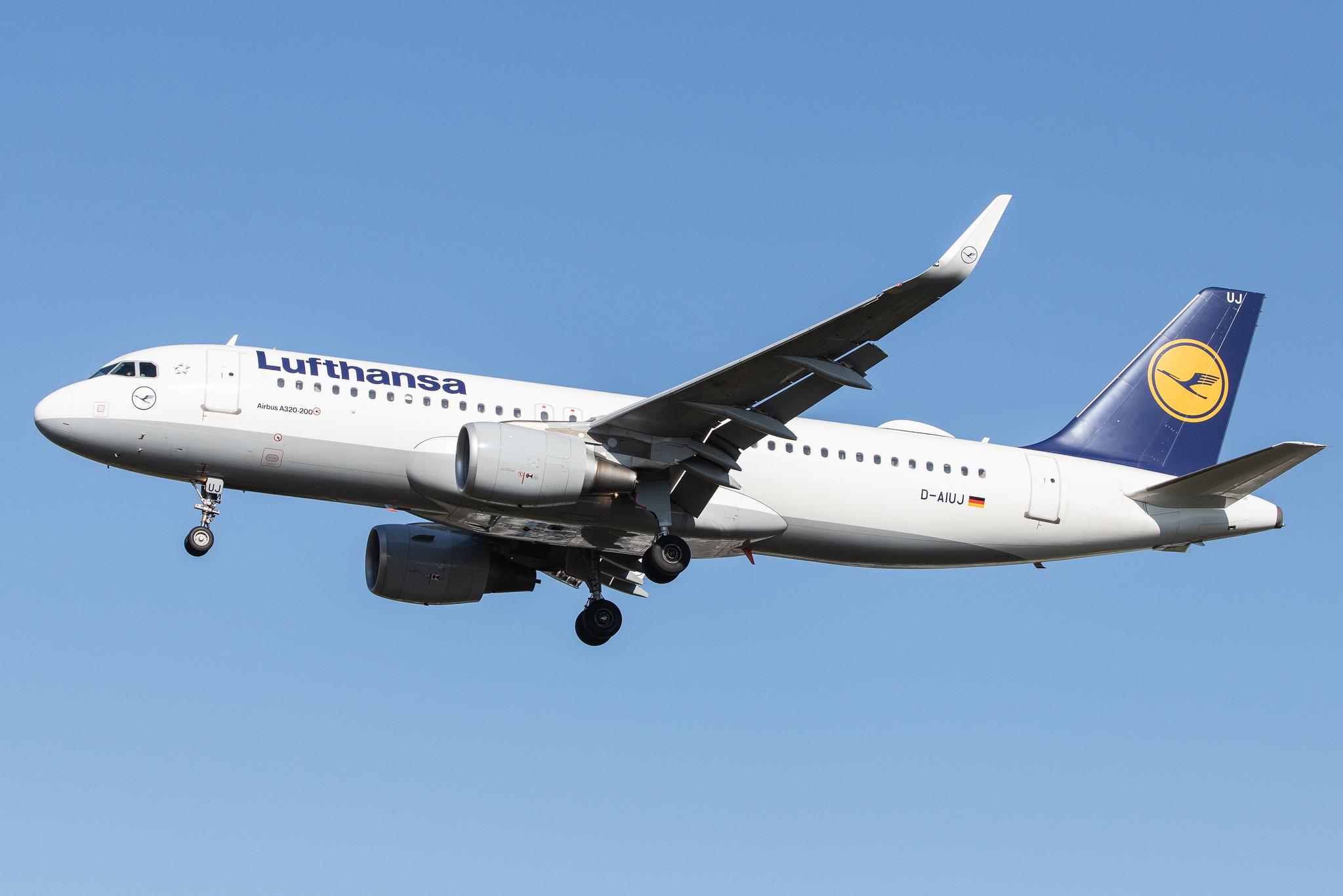 Frankfurt Airport: Lufthansa (LH / DLH) |  Airbus A320-214 A320 | D-AIUJ | MSN 6301