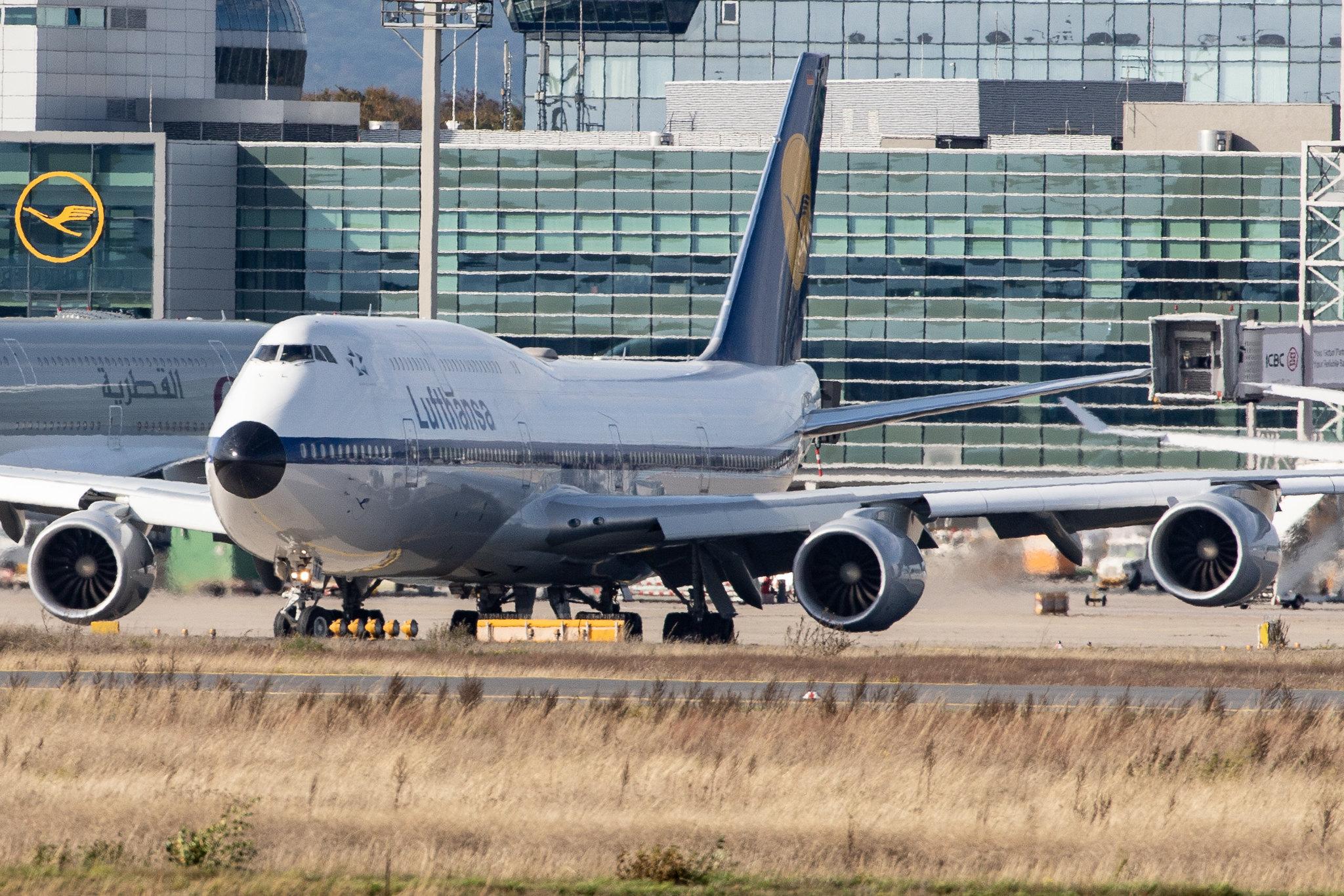 Frankfurt Airport: Lufthansa (LH / DLH) |  Livery: Retro Livery |  Boeing 747-830 B748 | D-ABYT | MSN 37844