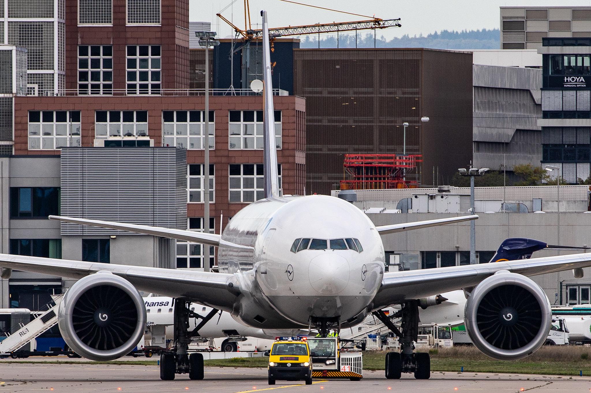 Frankfurt Airport: Lufthansa Cargo (/ GEC) |  Boeing 777-FBT B77L | D-ALFE | MSN 41678