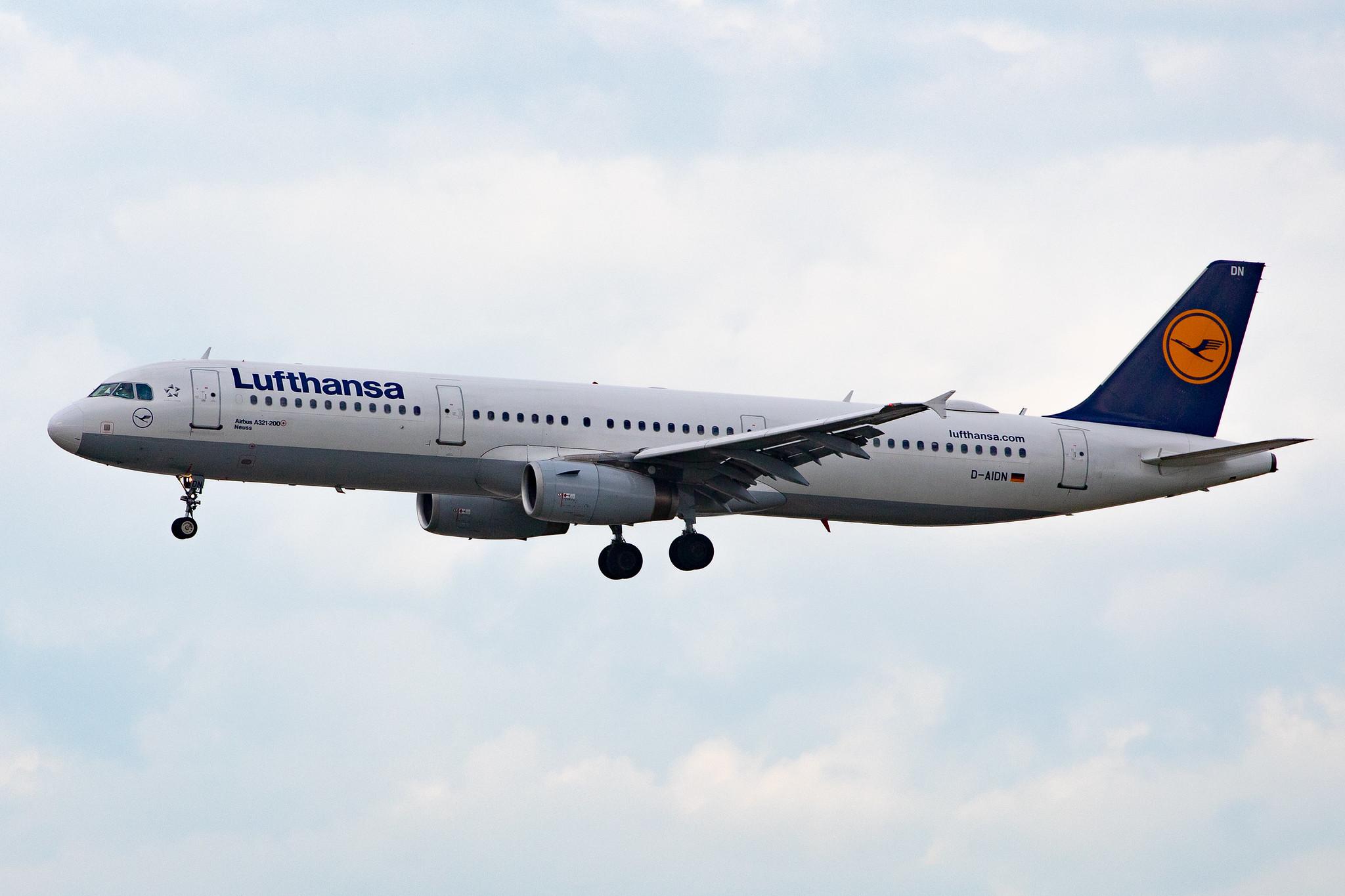 Frankfurt Airport: Lufthansa (LH / DLH) |  Airbus A321-231 A321 | D-AIDN | MSN 4976