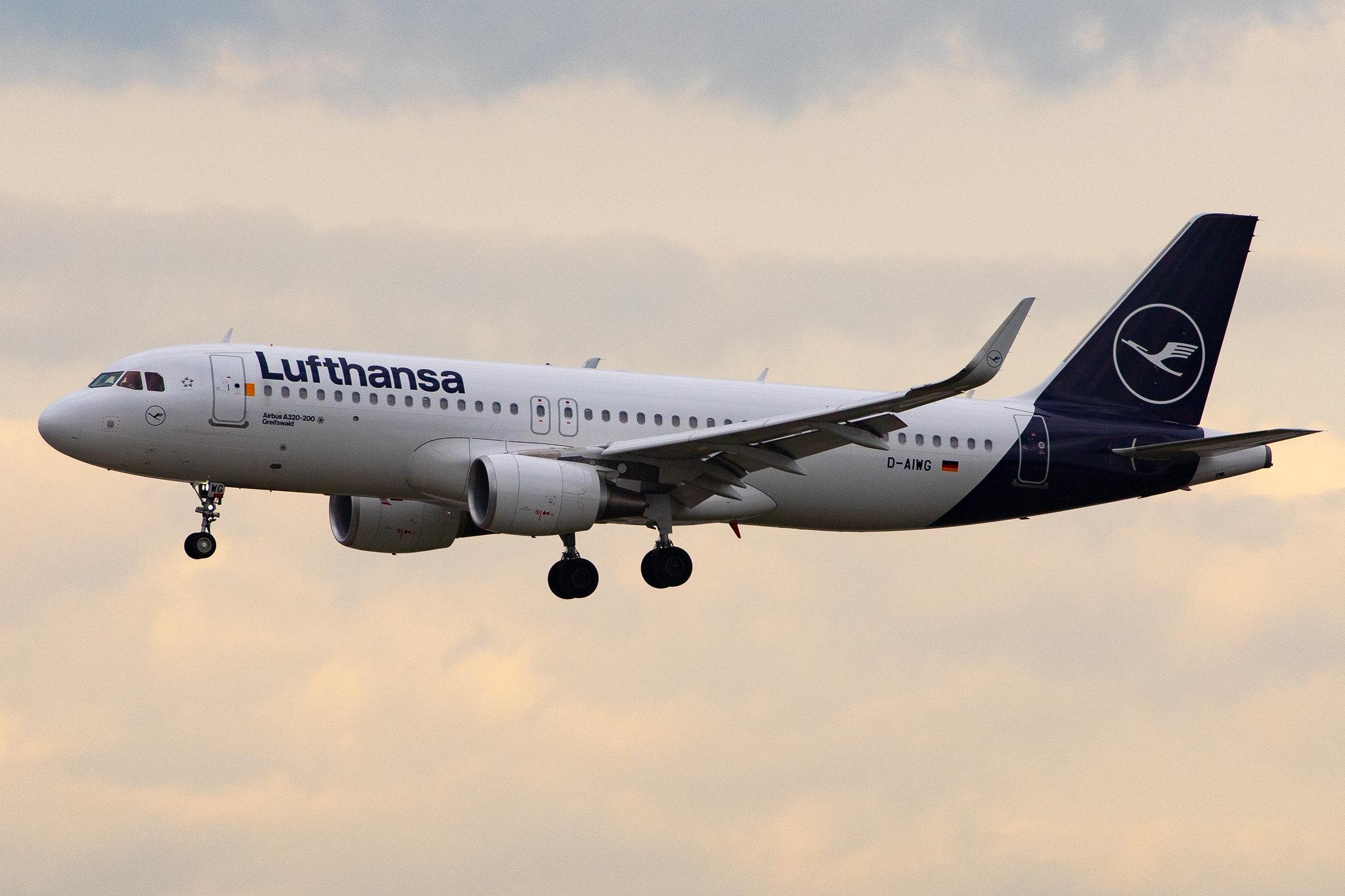 Frankfurt Airport: Lufthansa (LH / DLH) |  Airbus A320-214 A320 | D-AIWG | MSN 8902