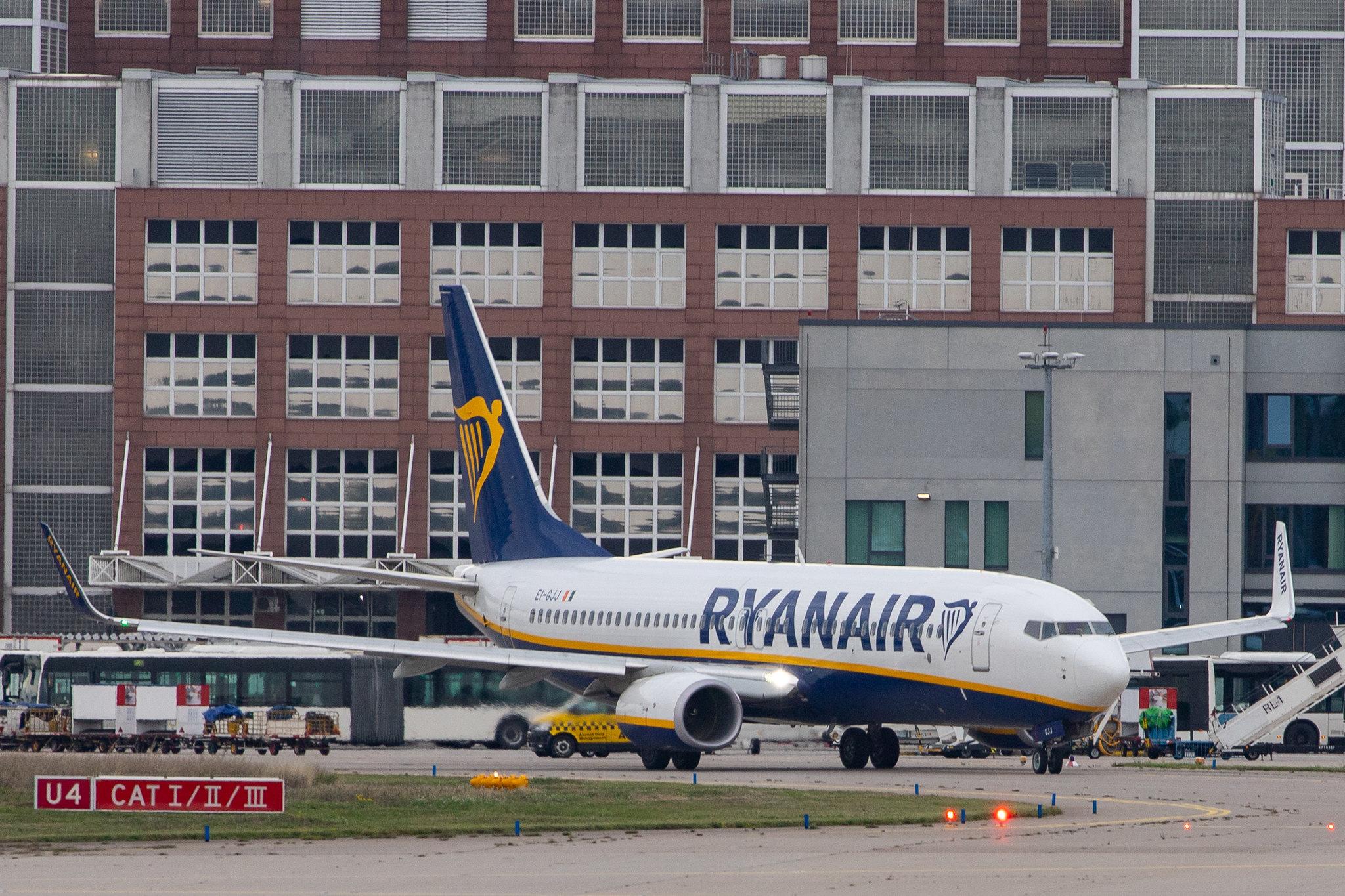 Frankfurt Airport: Ryanair (FR / RYR) |  Boeing 737-8AS B738 | EI-GJJ | MSN 44831