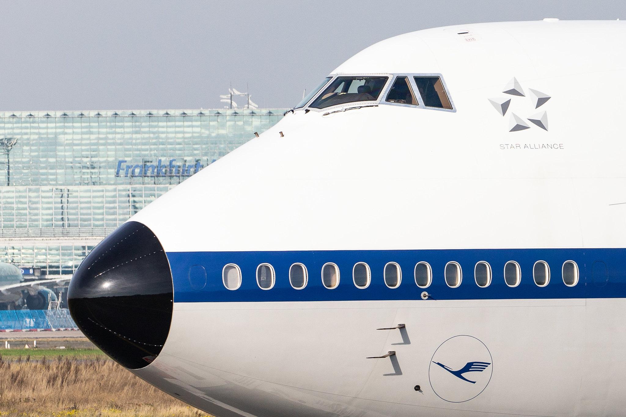 Frankfurt Airport: Lufthansa (LH / DLH) |  Livery: Retro Livery |  Boeing 747-830 B748 | D-ABYT | MSN 37844