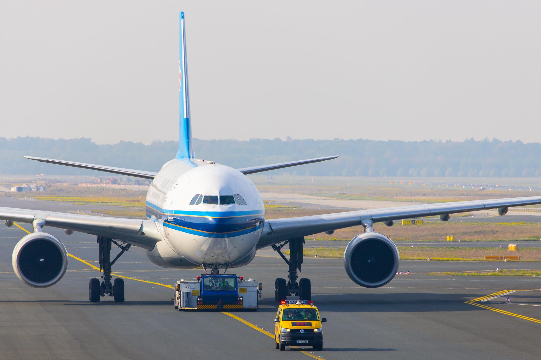 Frankfurt Airport: China Southern Airlines (CZ / CSN) |  Airbus A330-223 A332 | B-6516 | MSN 1129