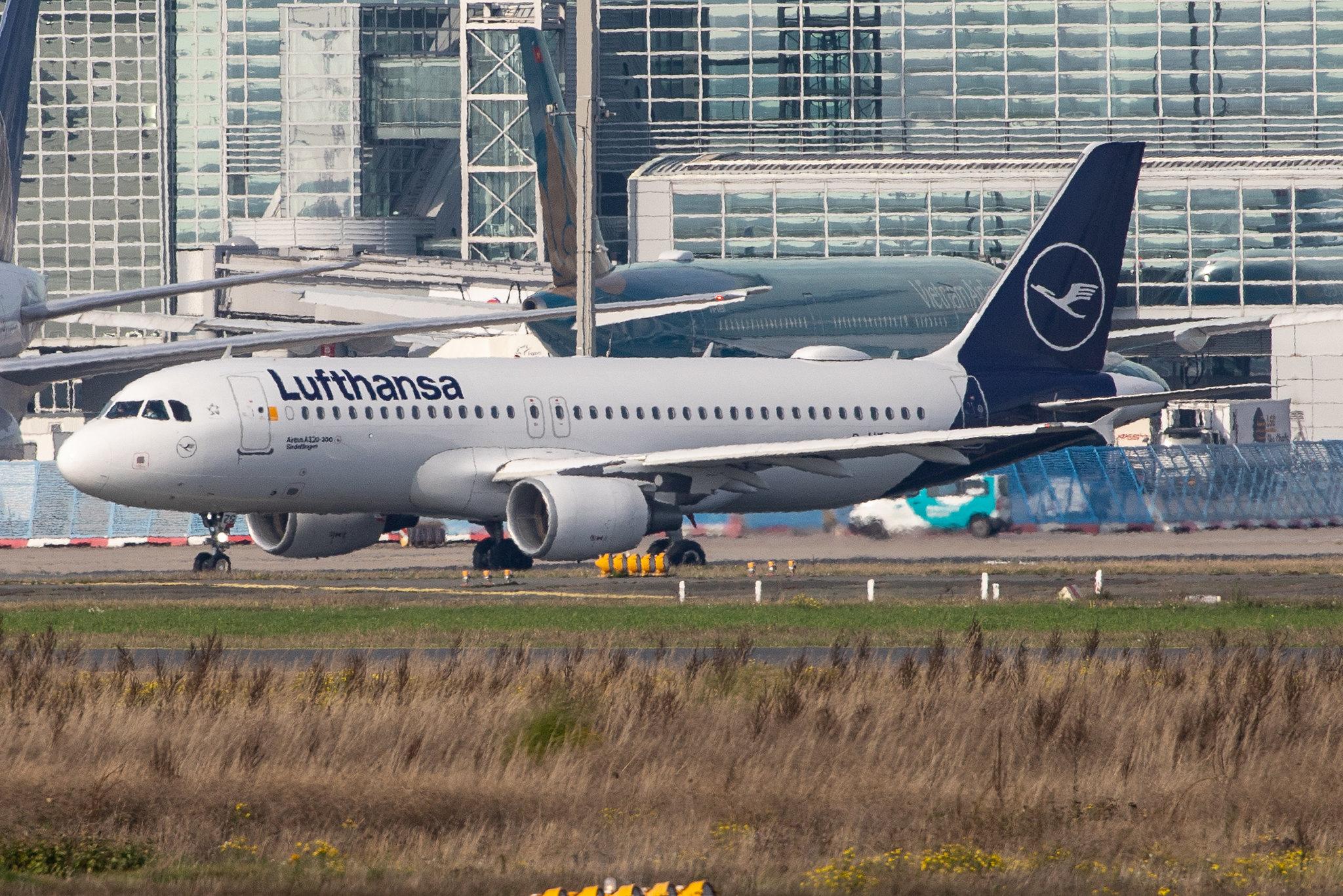 Frankfurt Airport: Lufthansa (LH / DLH) |  Airbus A320-214 A320 | D-AIZG | MSN 4324