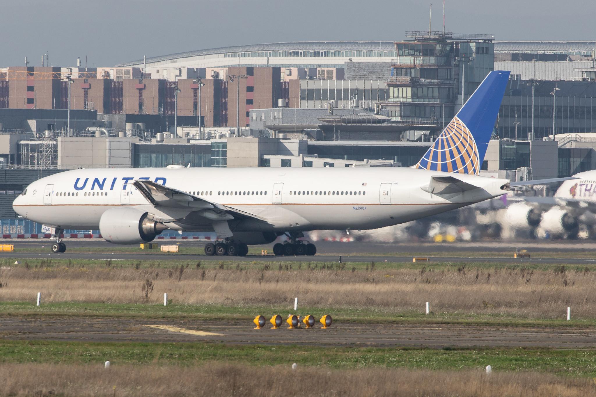 Frankfurt Airport: United Airlines (UA / UAL) |  Boeing 777-222(ER) B772 | N220UA | MSN 30223