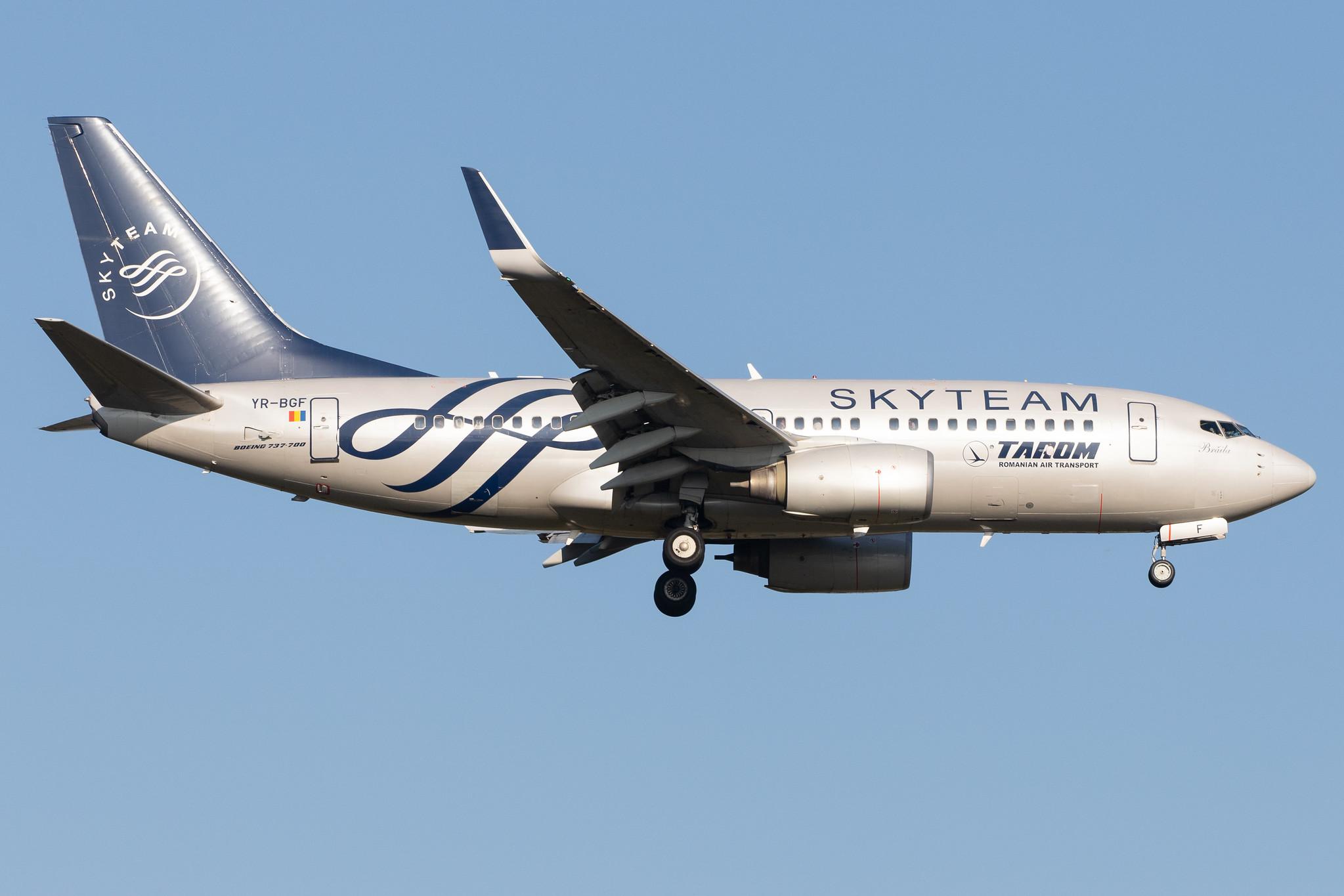 Frankfurt Airport: Tarom (RO / ROT) |  Livery: SkyTeam Livery |  Boeing 737-78J B737 | YR-BGF | MSN 28440