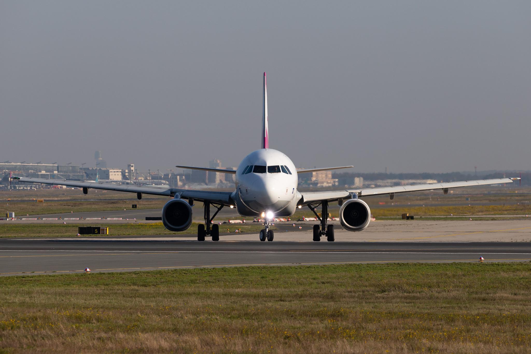 Frankfurt Airport: Freebird Airlines (FH / FHY) |  Airbus A320-232 A320 | TC-FBR | MSN 2524