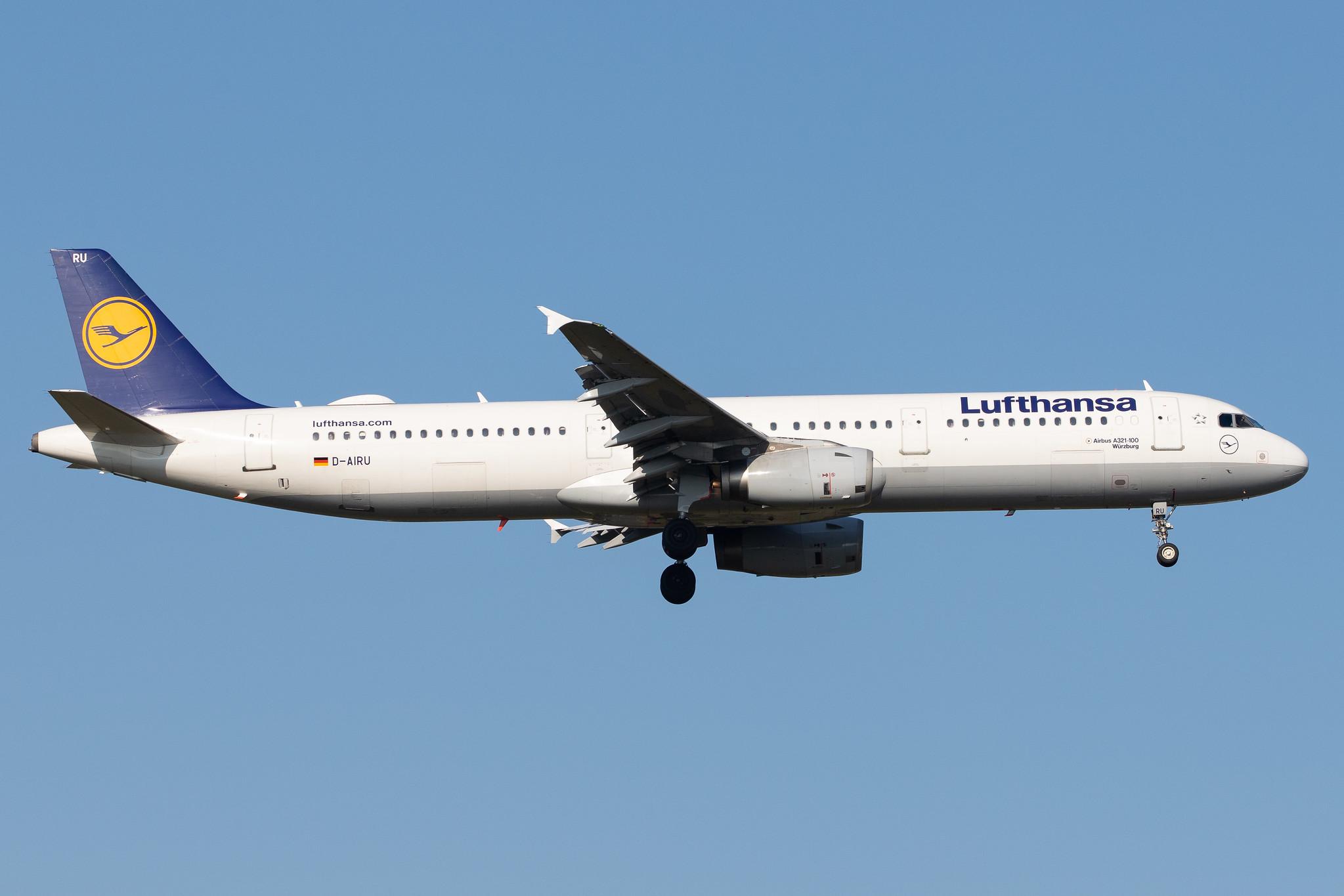 Frankfurt Airport: Lufthansa (LH / DLH) |  Airbus A321-131 A321 | D-AIRU | MSN 0692
