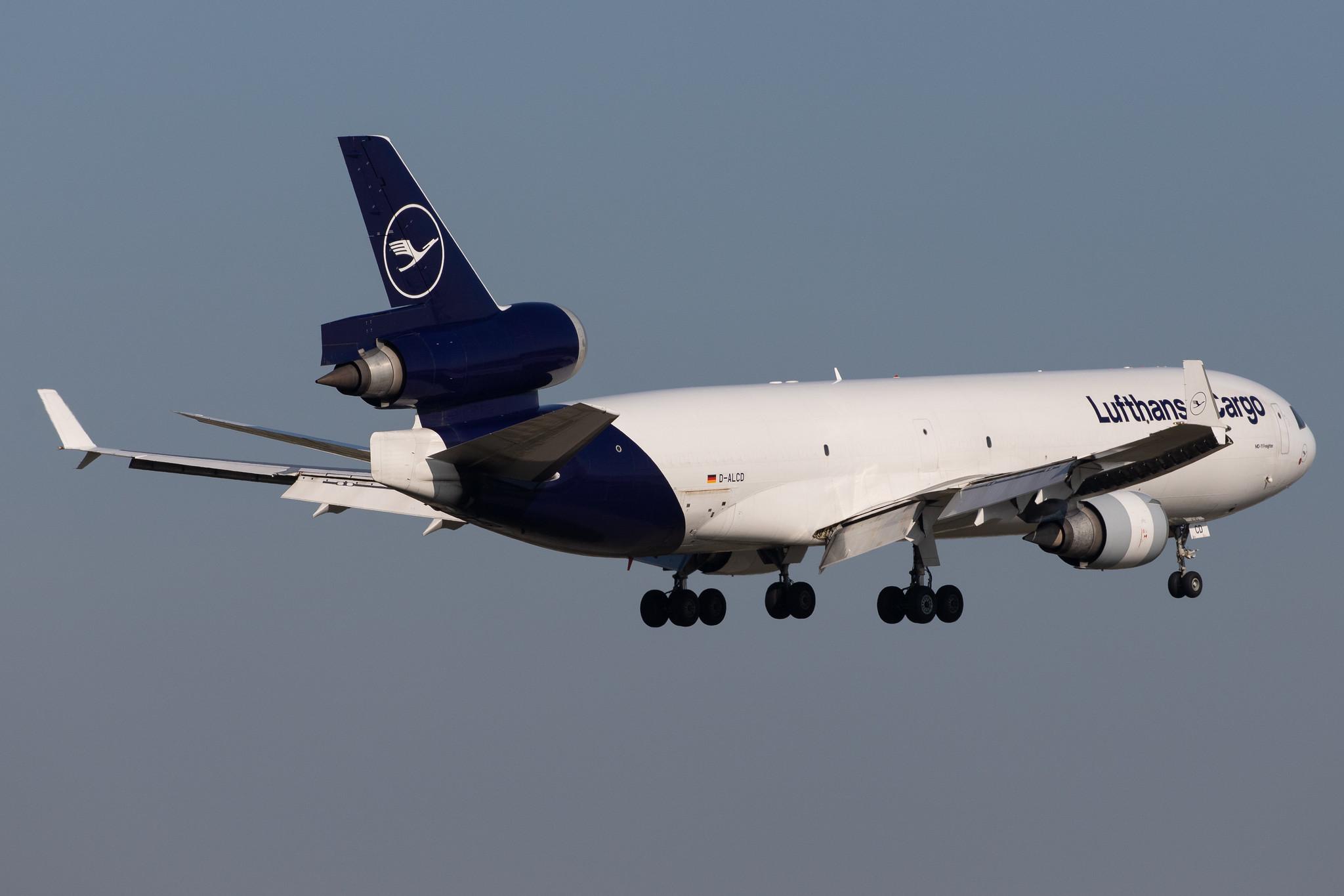 Frankfurt Airport: Lufthansa Cargo (/ GEC) |  McDonnell Douglas MD-11F MD11 | D-ALCD | MSN 48784