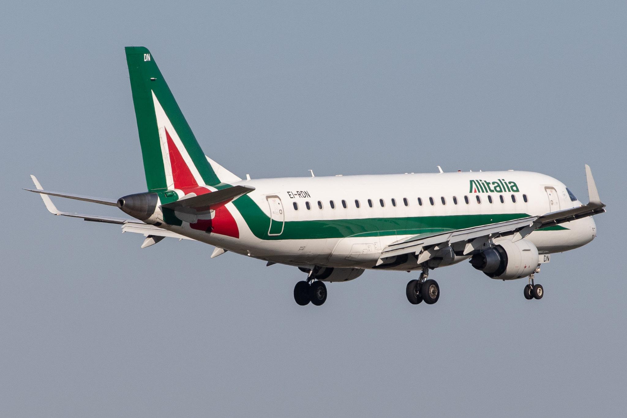 Frankfurt Airport: Alitalia (AZ / AZA) | Operator: Alitalia CityLiner |  Embraer ERJ-175STD E75S | EI-RDN | MSN 17000347