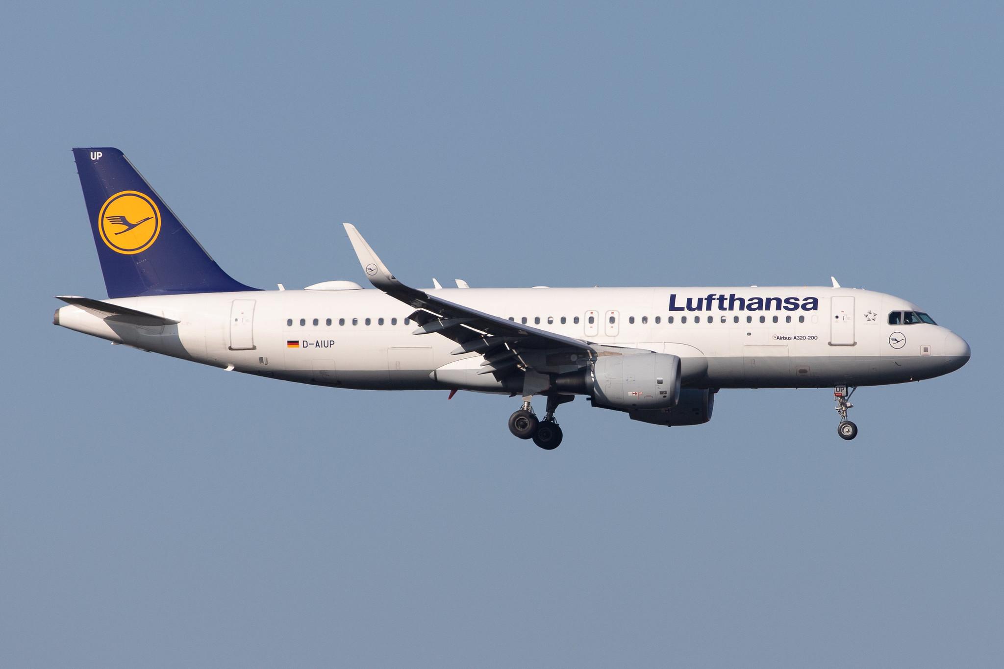 Frankfurt Airport: Lufthansa (LH / DLH) |  Airbus A320-214 A320 | D-AIUP | MSN 6807