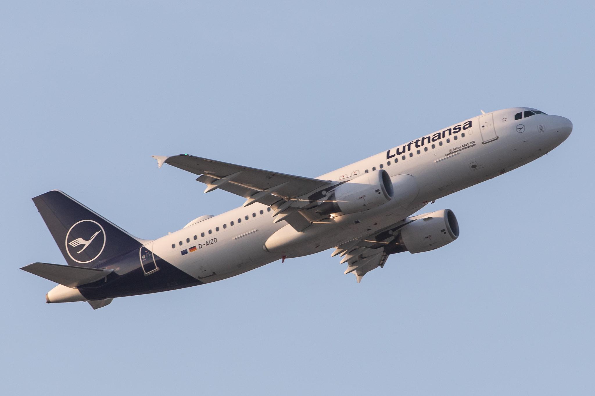Frankfurt Airport: Lufthansa (LH / DLH) |  Airbus A320-214 A320 | D-AIZO | MSN 5441