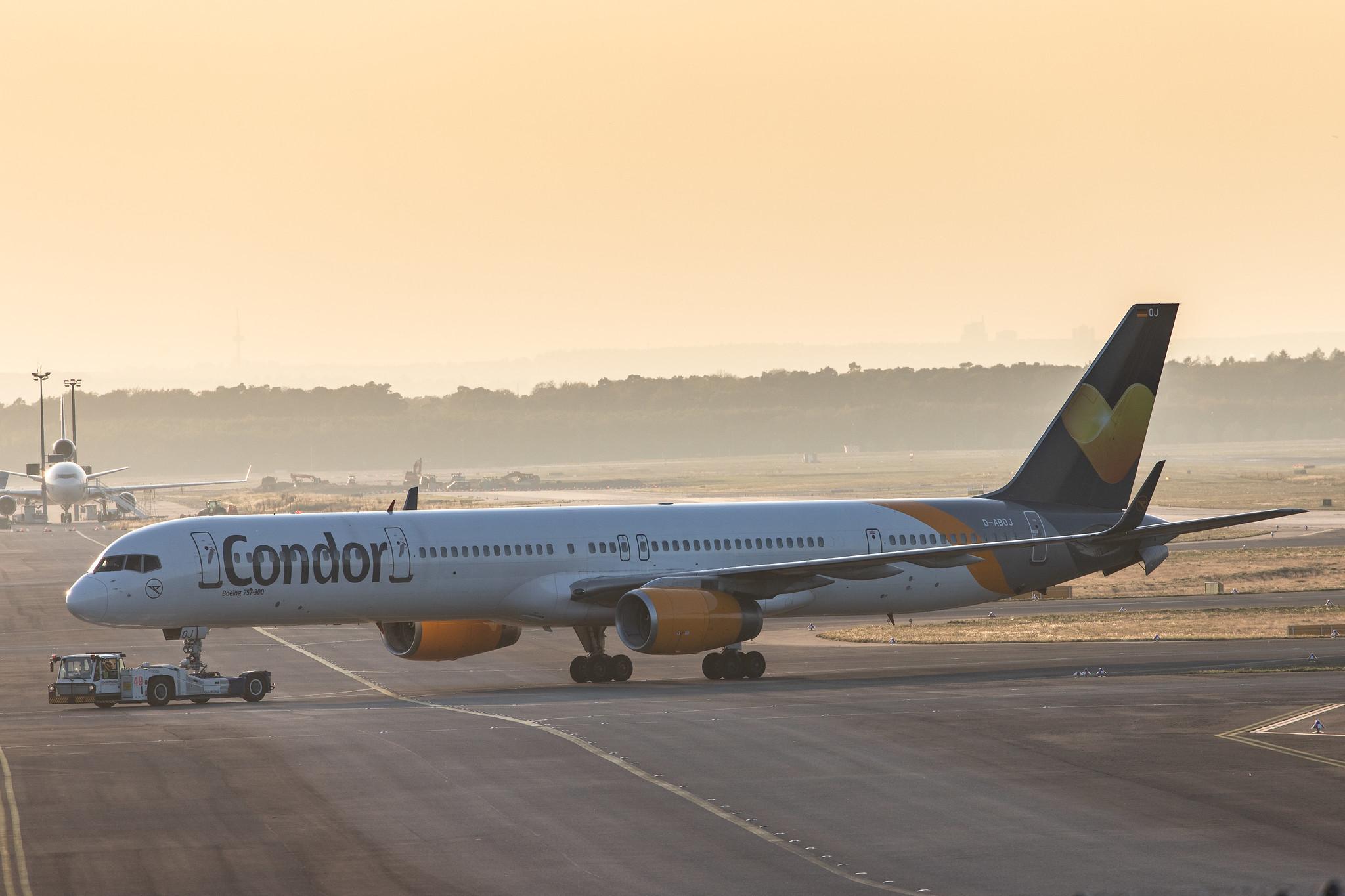 Frankfurt Airport: Condor (DE / CFG) |  Boeing 757-330 B753 | D-ABOJ | MSN 29019