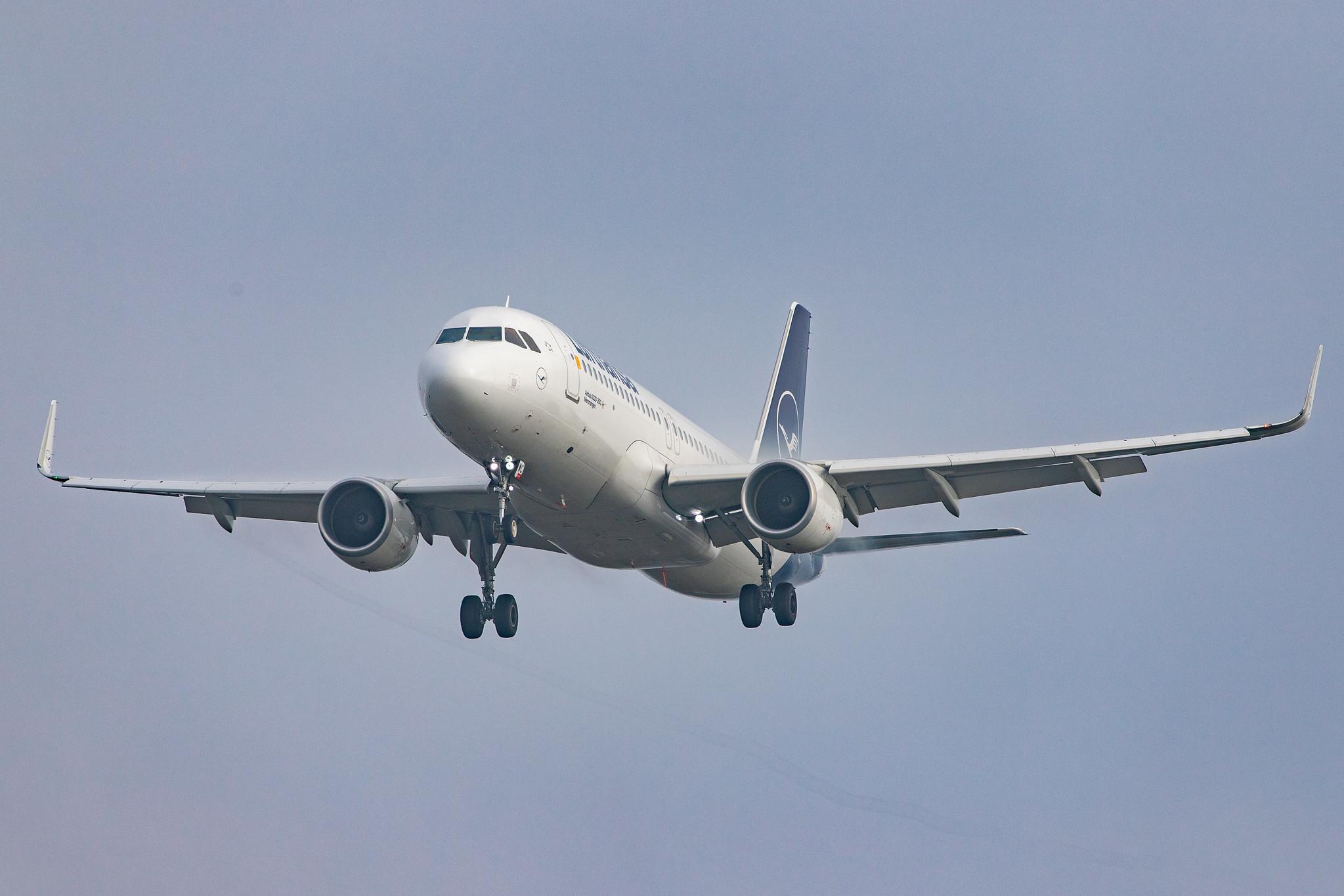 Frankfurt Airport: Lufthansa (LH / DLH) |  Airbus A320-214 A320 | D-AIWC | MSN 8667