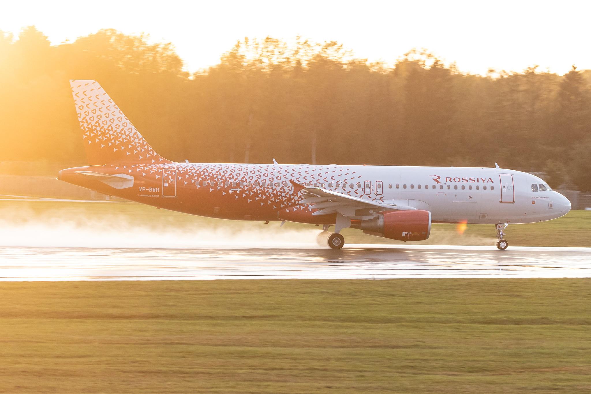 Hamburg Airport: Rossiya (FV / SDM) |  Airbus A320-214 A320 | VP-BWH | MSN 2151