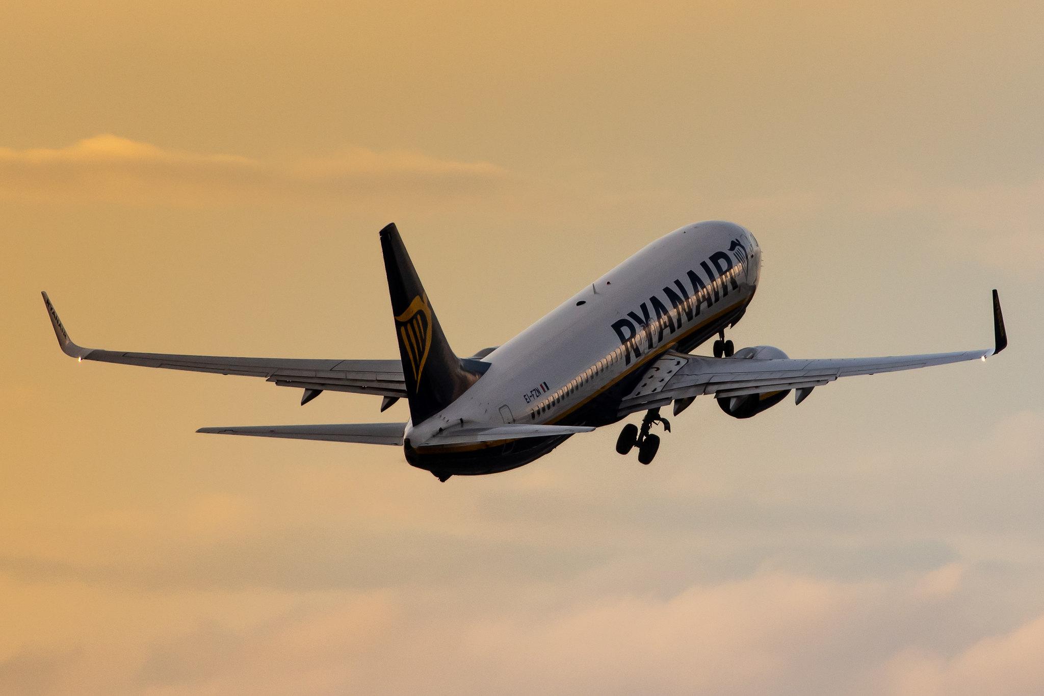 Hamburg Airport: Ryanair (FR / RYR) |  Boeing 737-8AS B738 | EI-FZN | MSN 44786