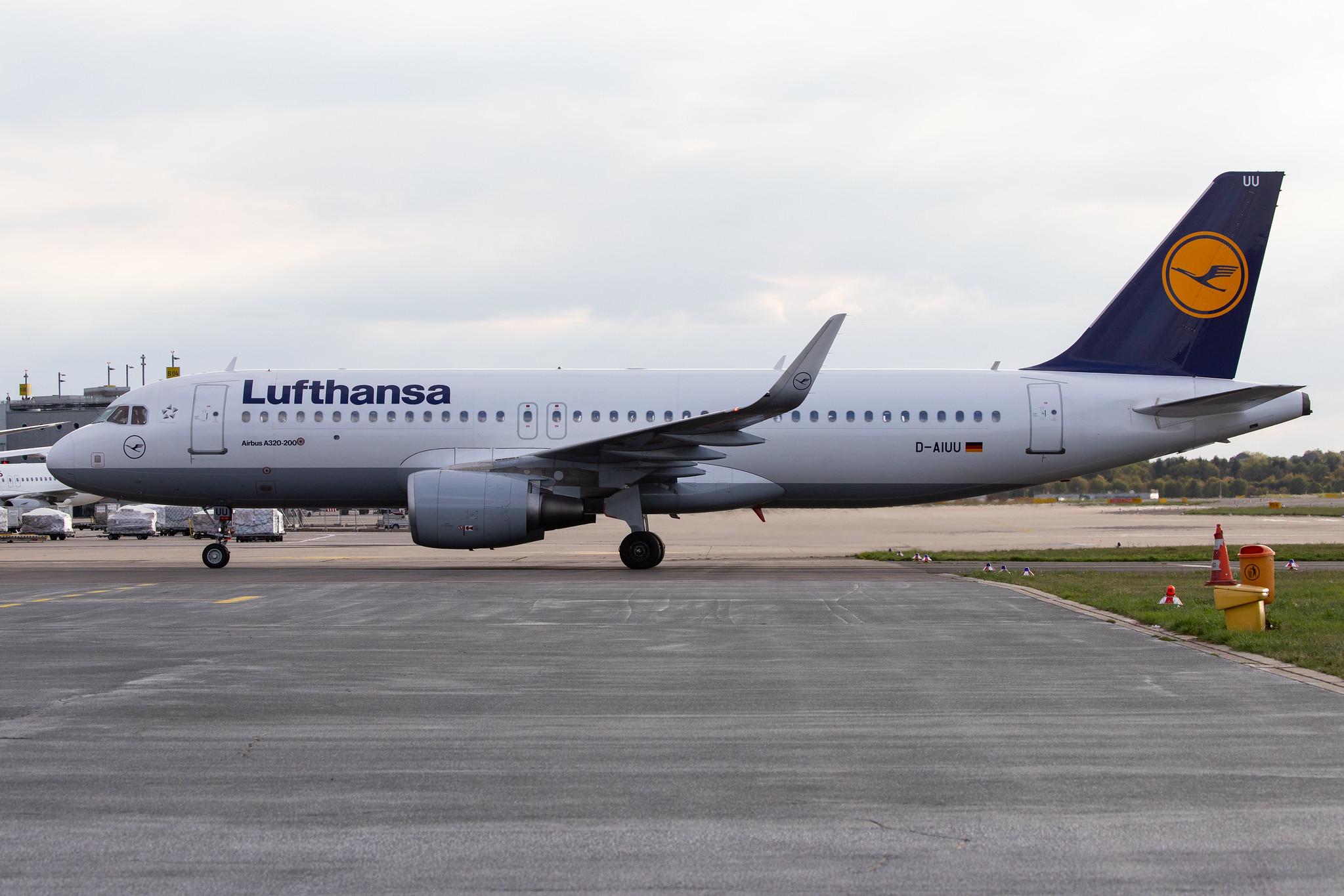 Düsseldorf Airport: Lufthansa (LH / DLH) |  Airbus A320-214 A320 | D-AIUU | MSN 7158