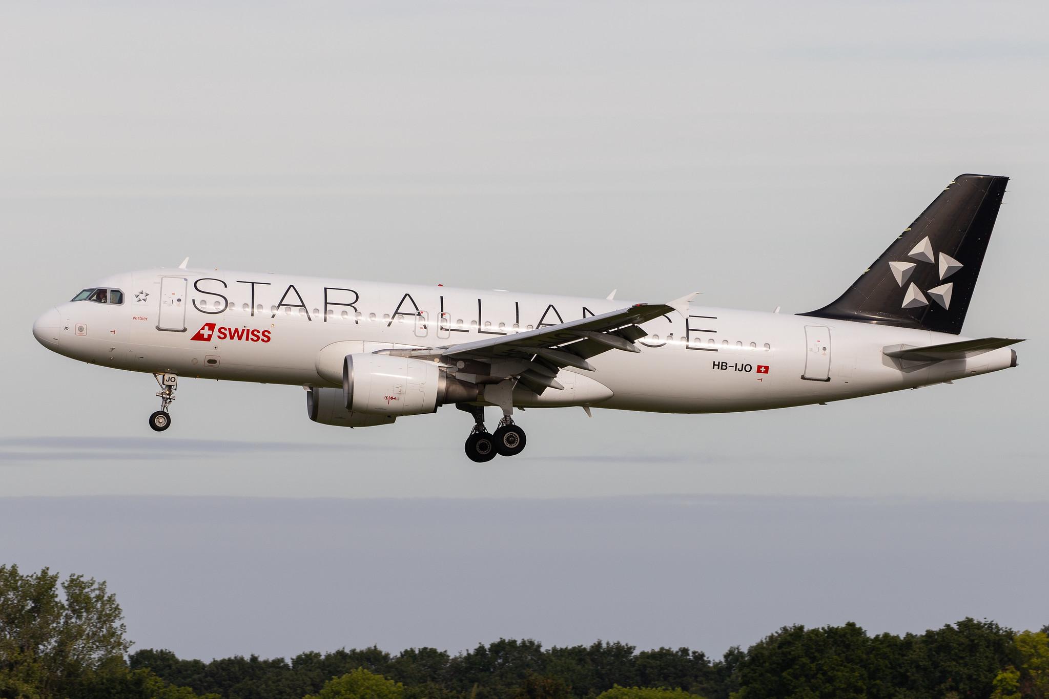 Hamburg Airport: Swiss (LX / SWR) |  Livery: Star Alliance Livery |  Airbus A320-214 A320 | HB-IJO | MSN 0673