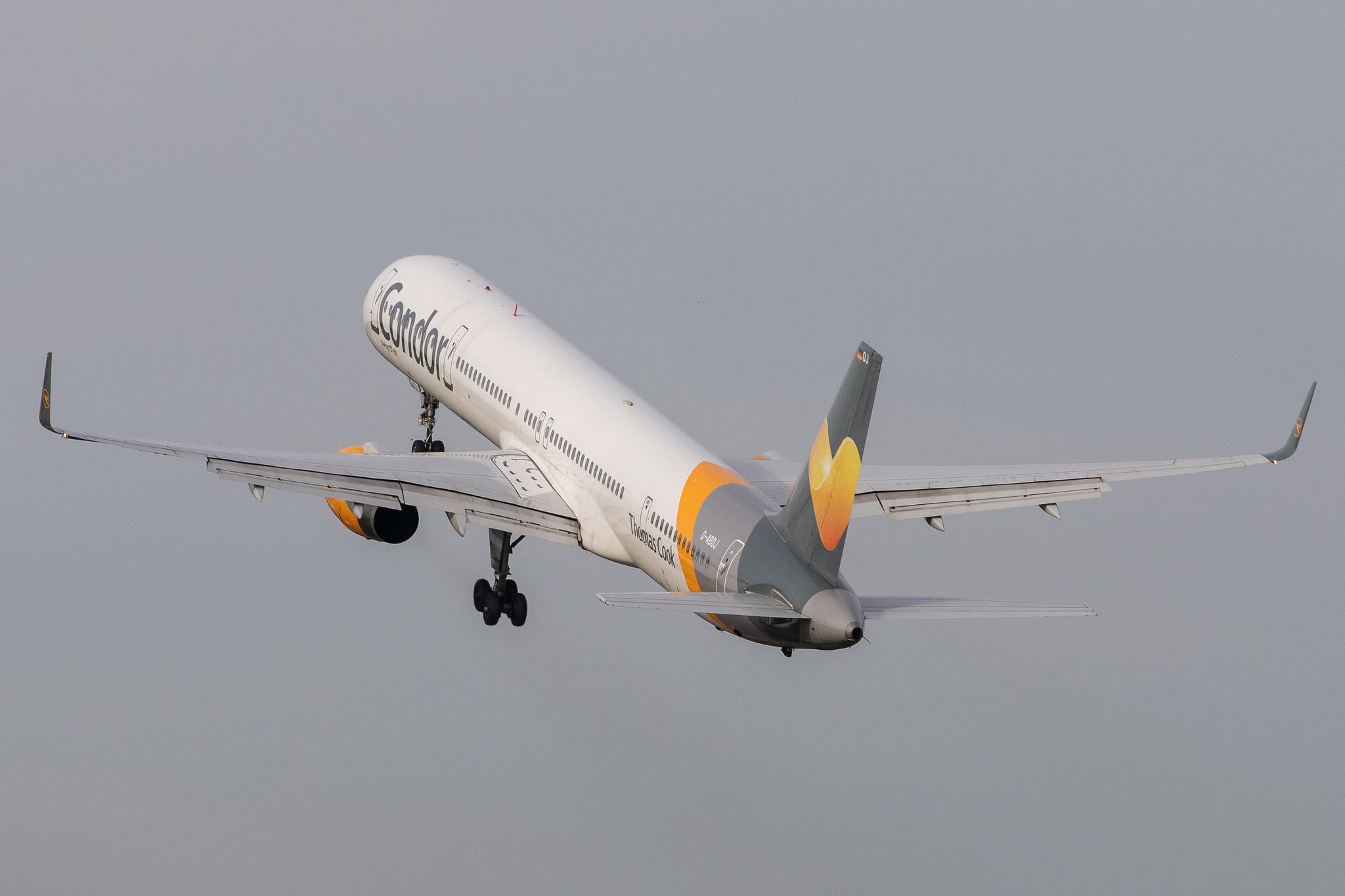 Hamburg Airport: Condor (DE / CFG) |  Boeing 757-330 B753 | D-ABOJ | MSN 29019