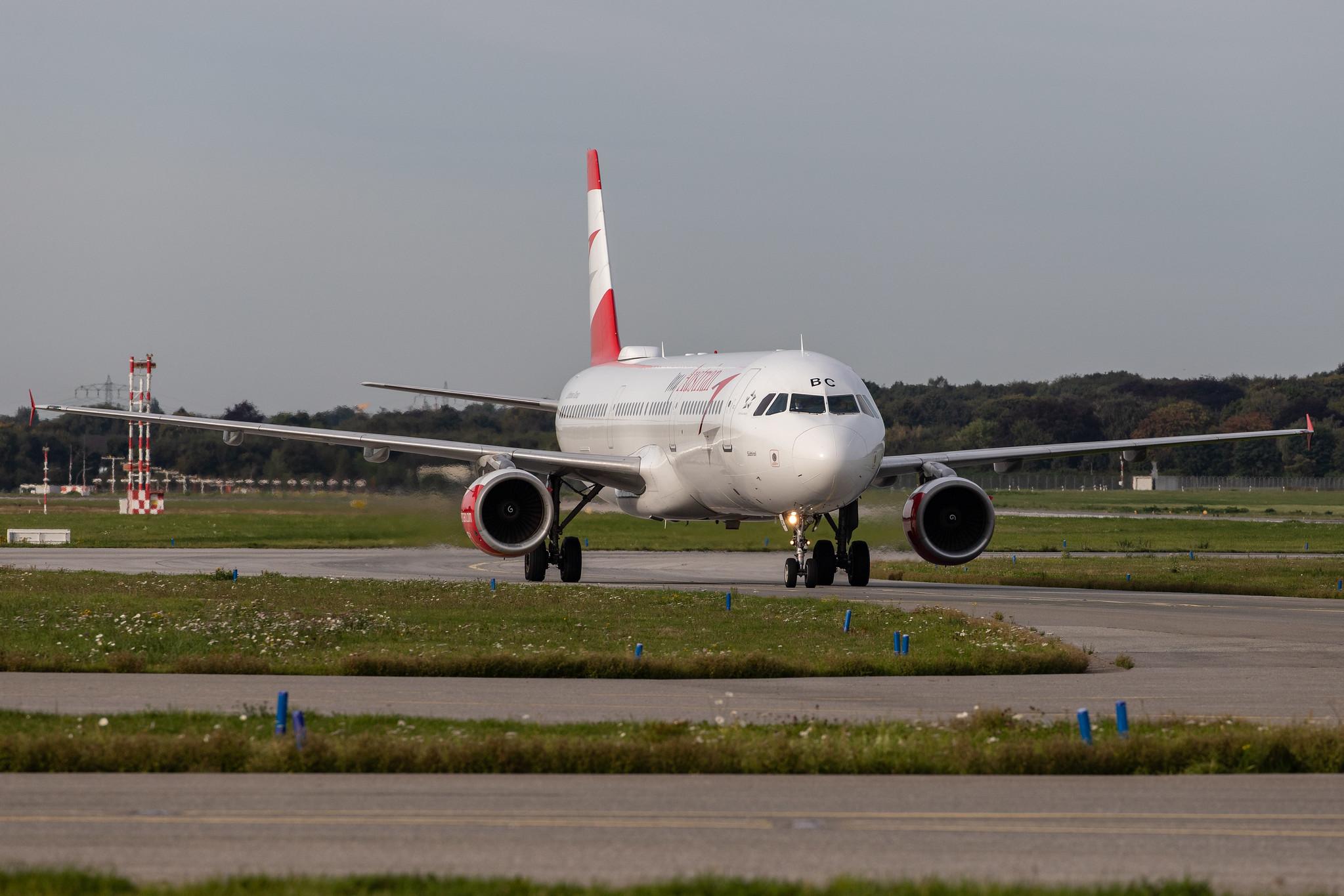 Hamburg Airport: Austrian Airlines (OS / AUA) |  Airbus A321-111 A321 | OE-LBC | MSN 0581