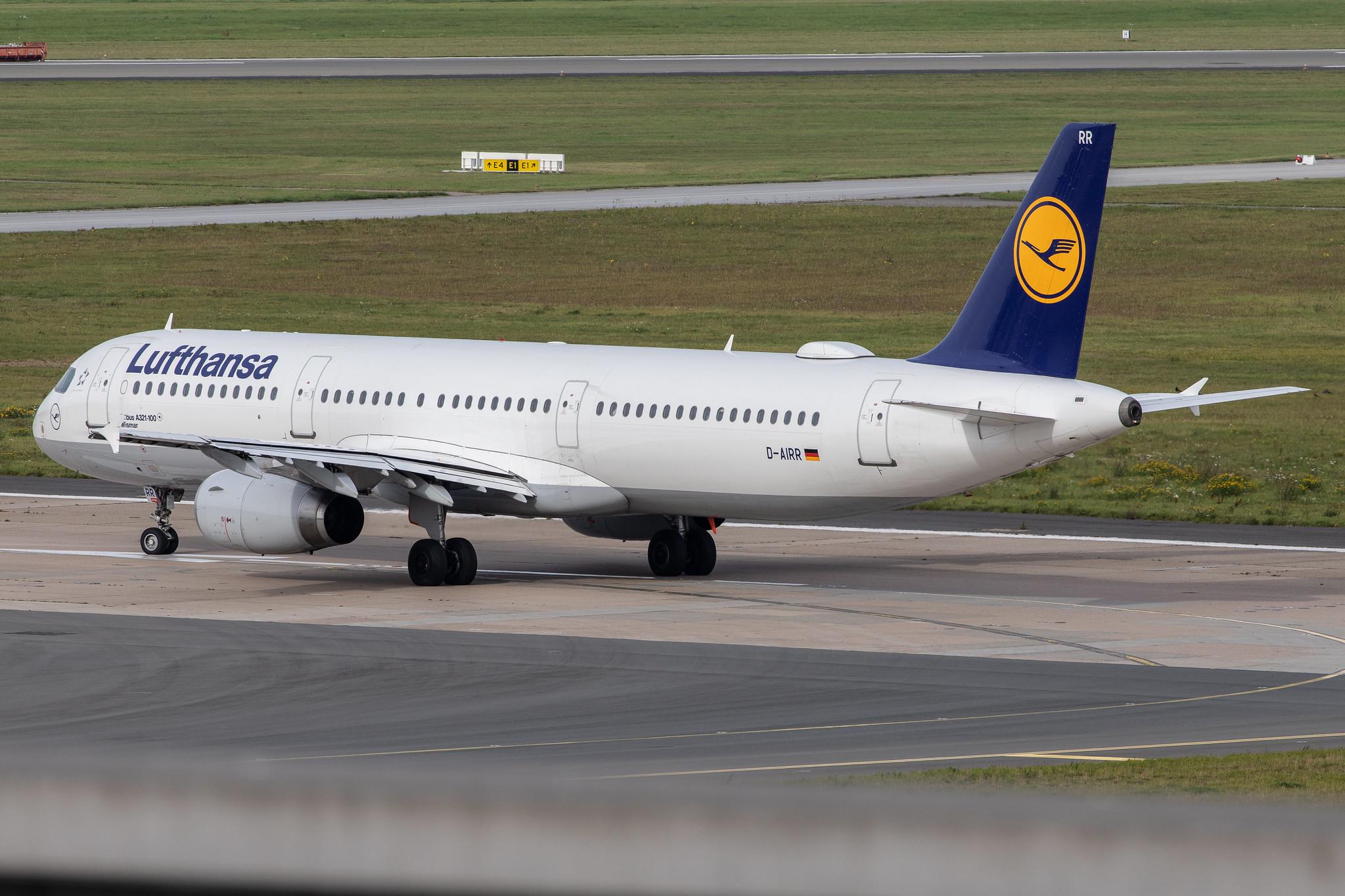 Hamburg Airport: Lufthansa (LH / DLH) |  Airbus A321-131 A321 | D-AIRR | MSN 0567