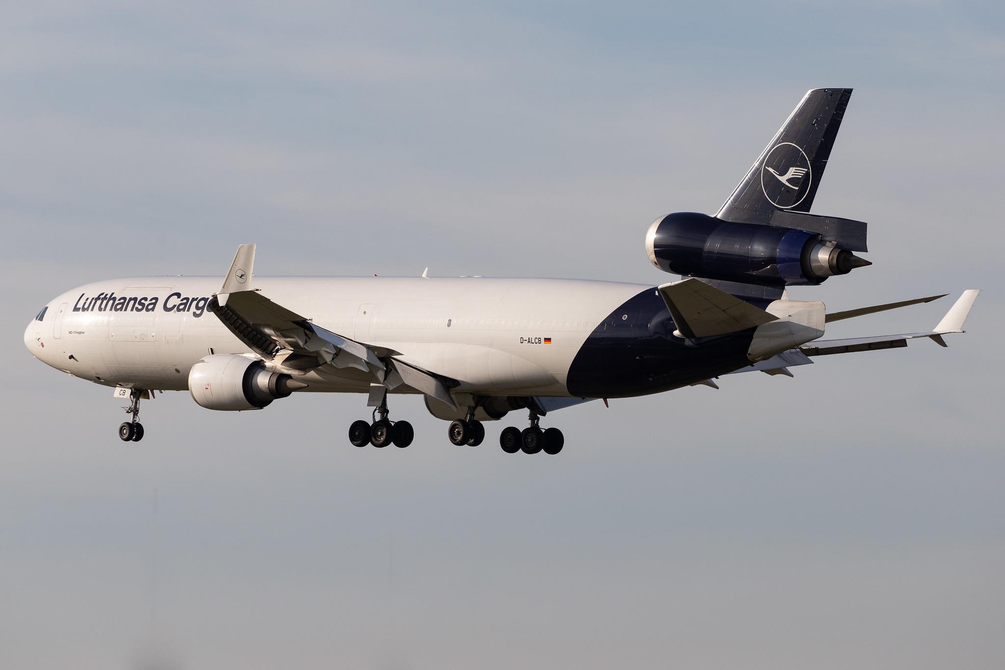 Frankfurt Airport: Lufthansa Cargo (/ GEC) |  McDonnell Douglas MD-11F MD11 | D-ALCB | MSN 48782