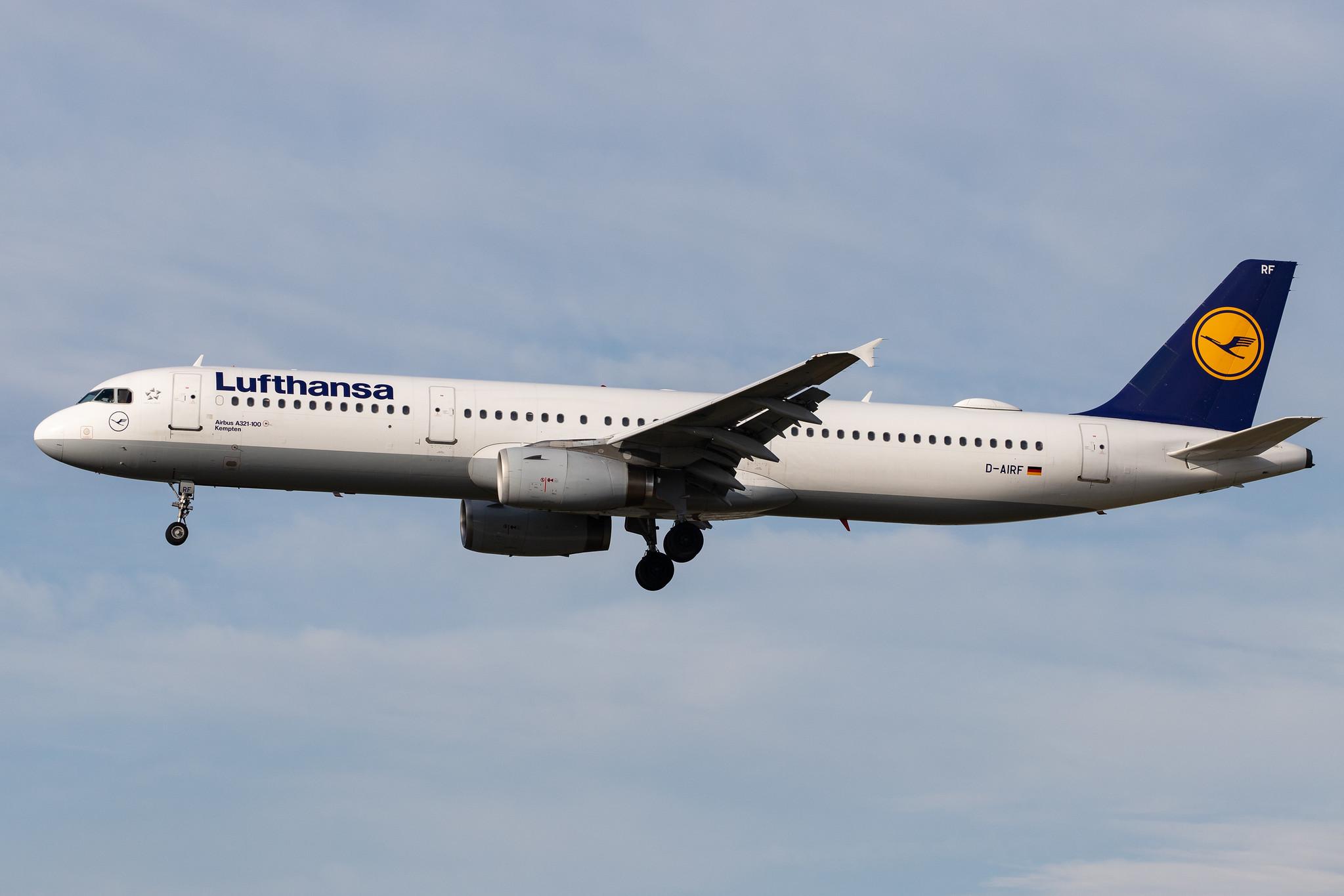 Frankfurt Airport: Lufthansa (LH / DLH) |  Airbus A321-131 A321 | D-AIRF | MSN 0493