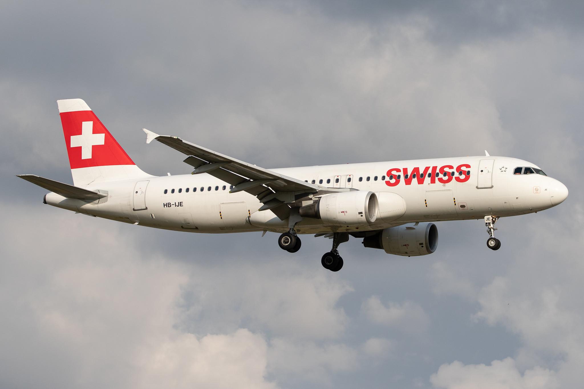 Hamburg Airport: Swiss (LX / SWR) |  Airbus A320-214 A320 | HB-IJE | MSN 0559