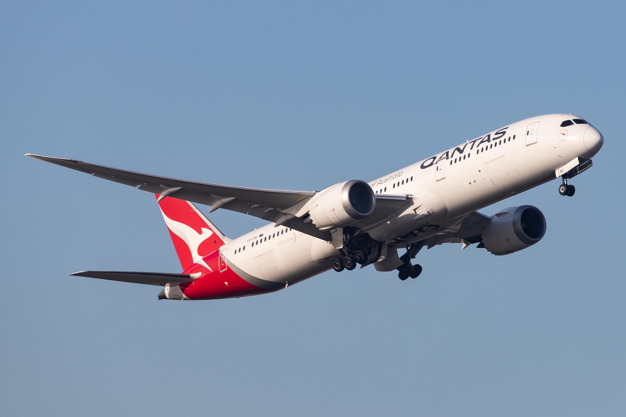 London Heathrow Airport: Qantas (QF / QFA) |  Boeing 787-9 Dreamliner B789 | VH-ZNC | MSN 39040