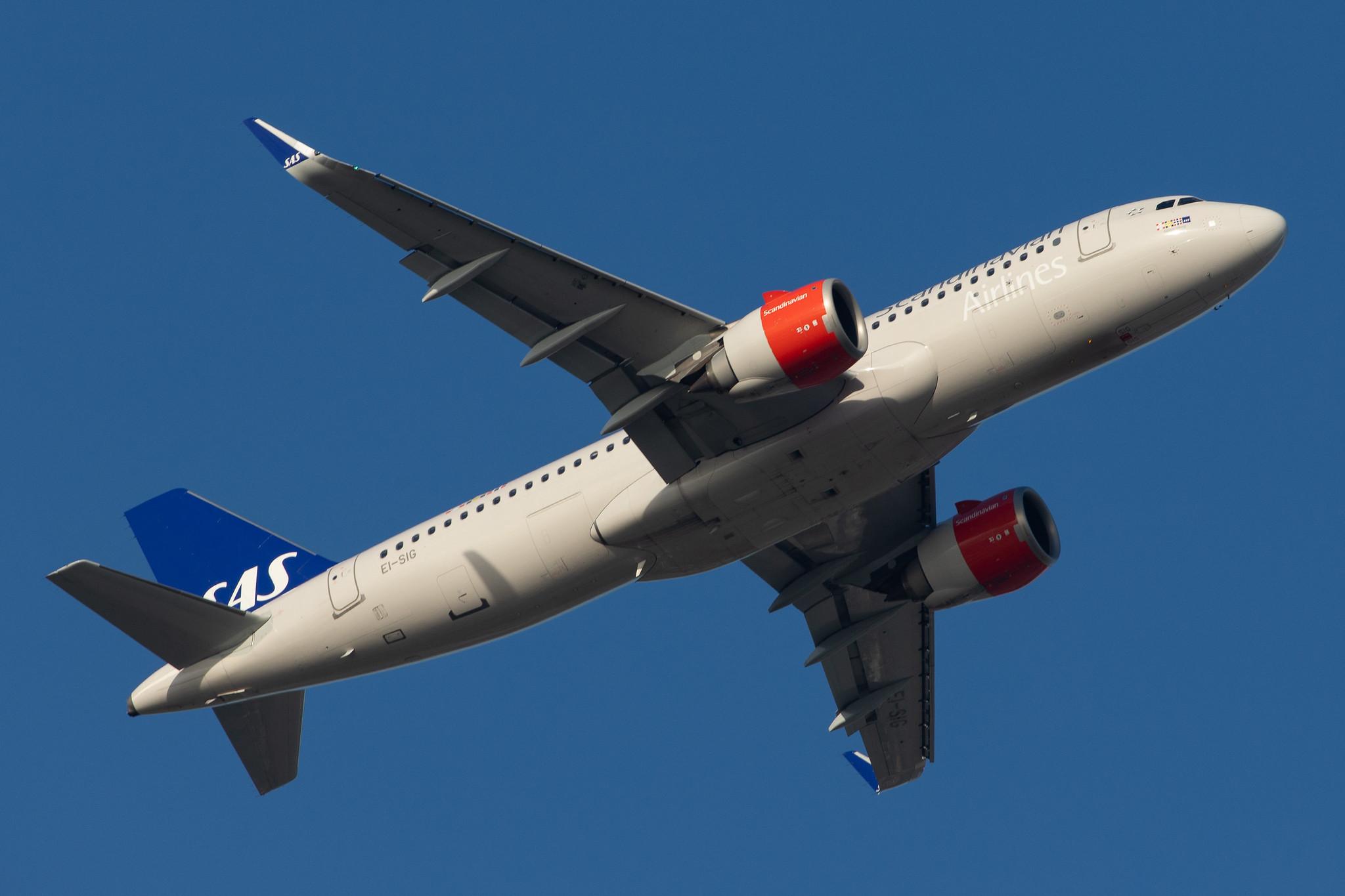 London Heathrow Airport: SAS (SK / SAS) | Operator: SAS Ireland |  Airbus A320-251N A20N | EI-SIG | MSN 8333