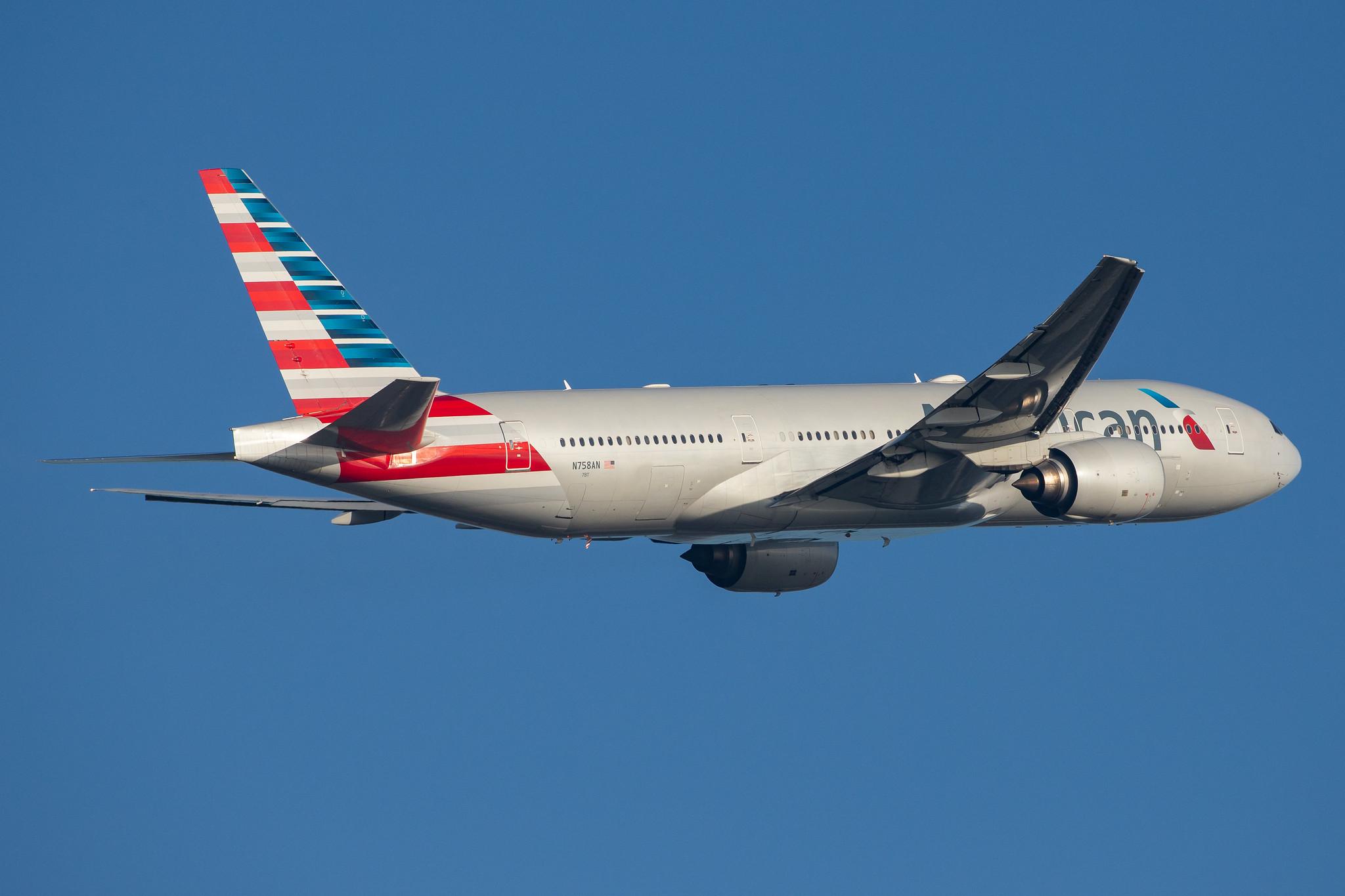 London Heathrow Airport: American Airlines (AA / AAL) |  Boeing 777-223(ER) B772 | N758AN | MSN 32637