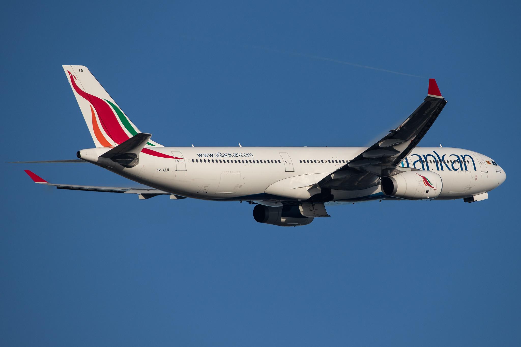 London Heathrow Airport: SriLankan Airlines (UL / ALK) |  Airbus A330-343 A333 | 4R-ALO | MSN 1650