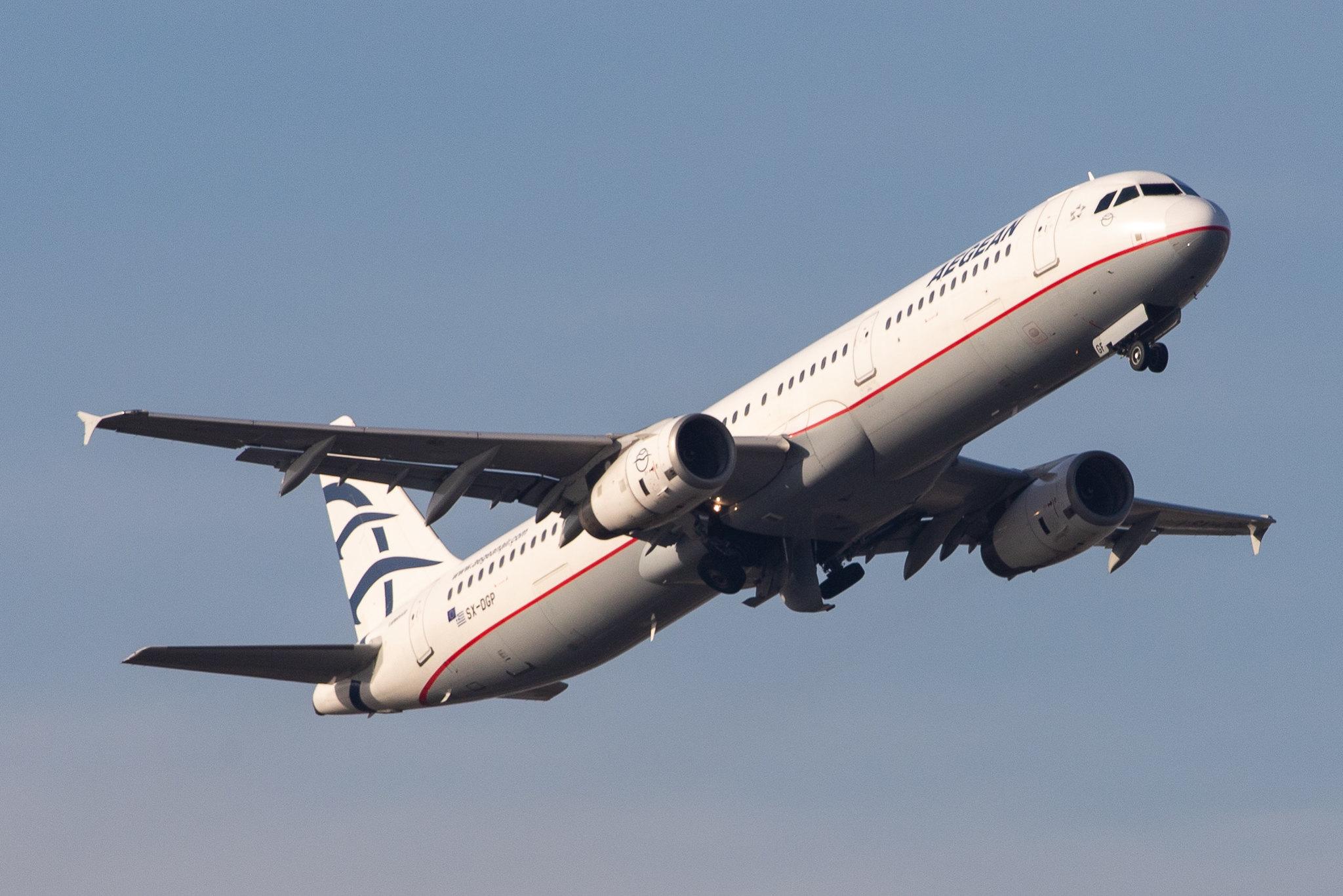 London Heathrow Airport: Aegean Airlines (A3 / AEE) |  Airbus A321-232 A321 | SX-DGP | MSN 3302