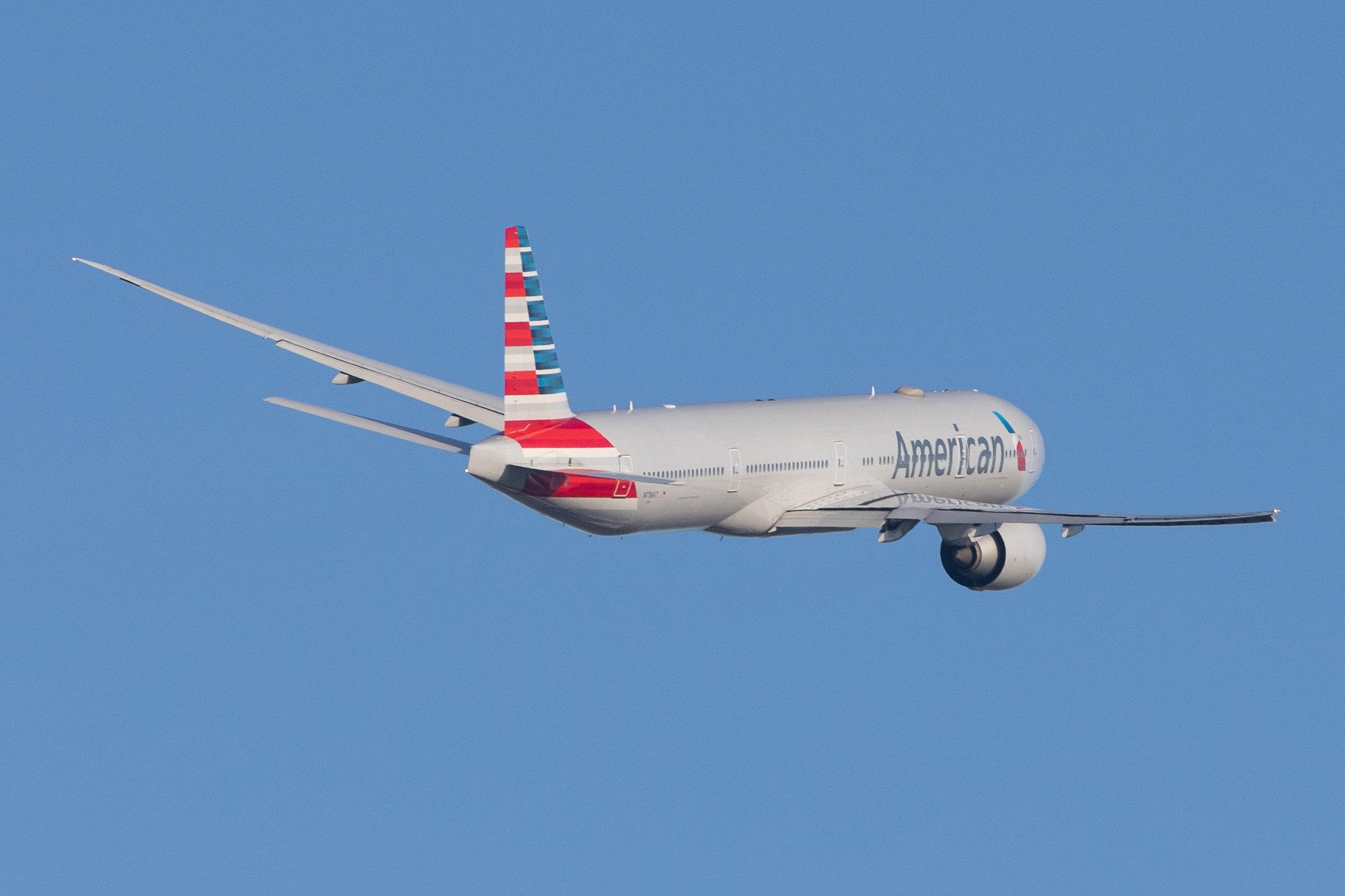 London Heathrow Airport: American Airlines (AA / AAL) |  Boeing 777-323(ER) B77W | N736AT | MSN 33538