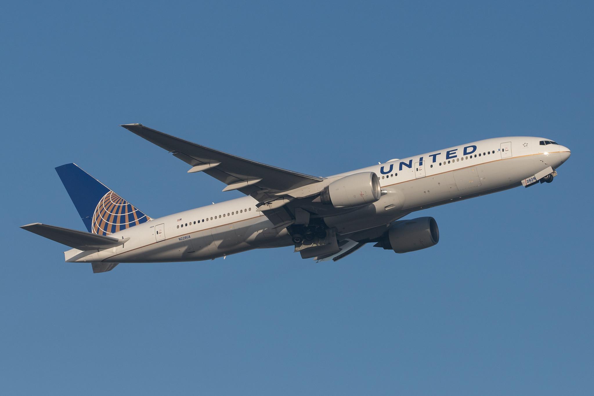 London Heathrow Airport: United Airlines (UA / UAL) |  Boeing 777-222(ER) B772 | N228UA | MSN 30556