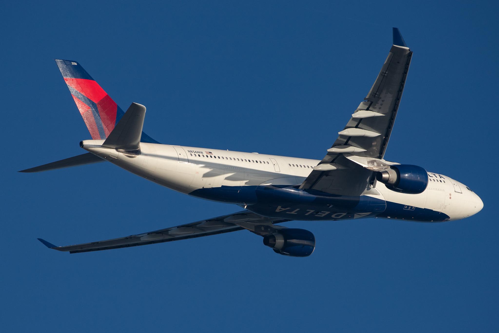 London Heathrow Airport: Delta Air Lines (DL / DAL) |  Airbus A330-223 A332 | N856NW | MSN 0631