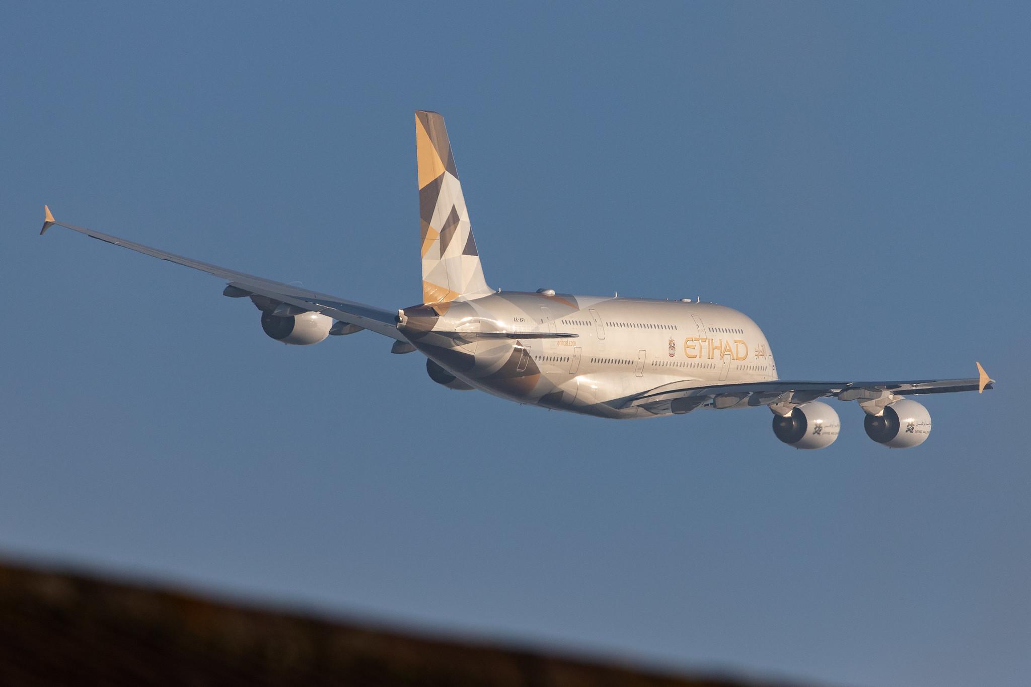 London Heathrow Airport: Etihad Airways (EY / ETD) |  Airbus A380-861 A388 | A6-API | MSN 233