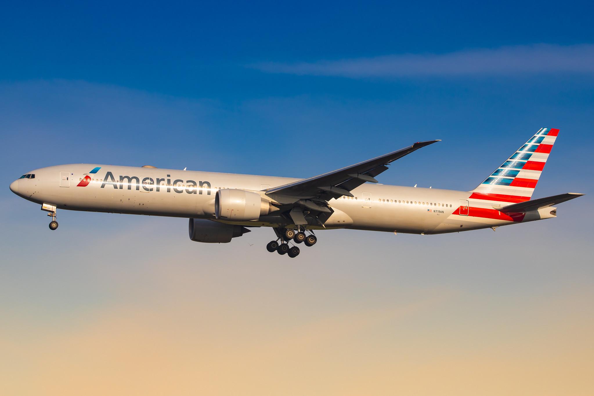 London Heathrow Airport: American Airlines (AA / AAL) |  Boeing 777-323(ER) B77W | N719AN | MSN 41668